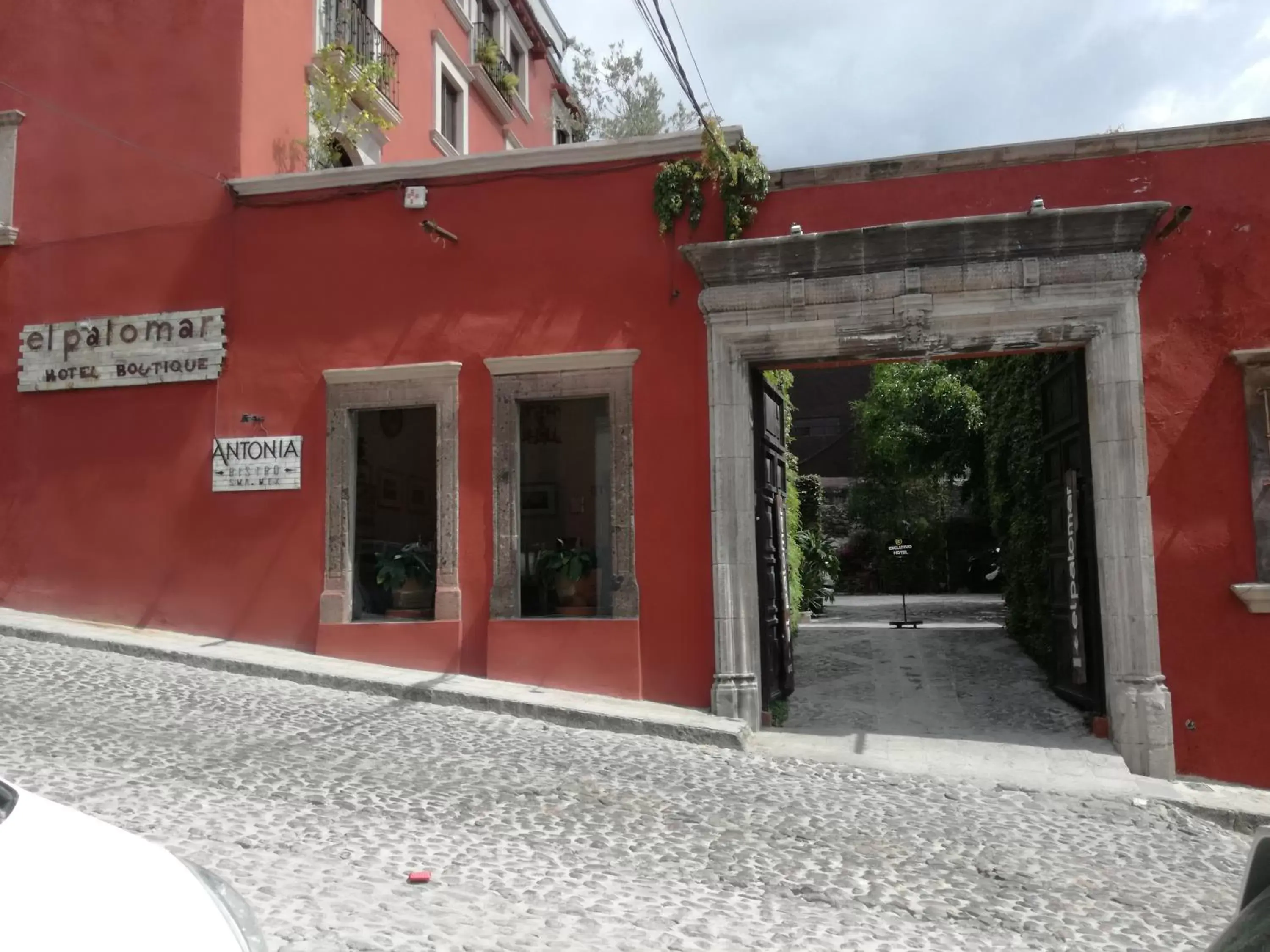 Facade/entrance, Property Building in Hotel Boutique El Palomar