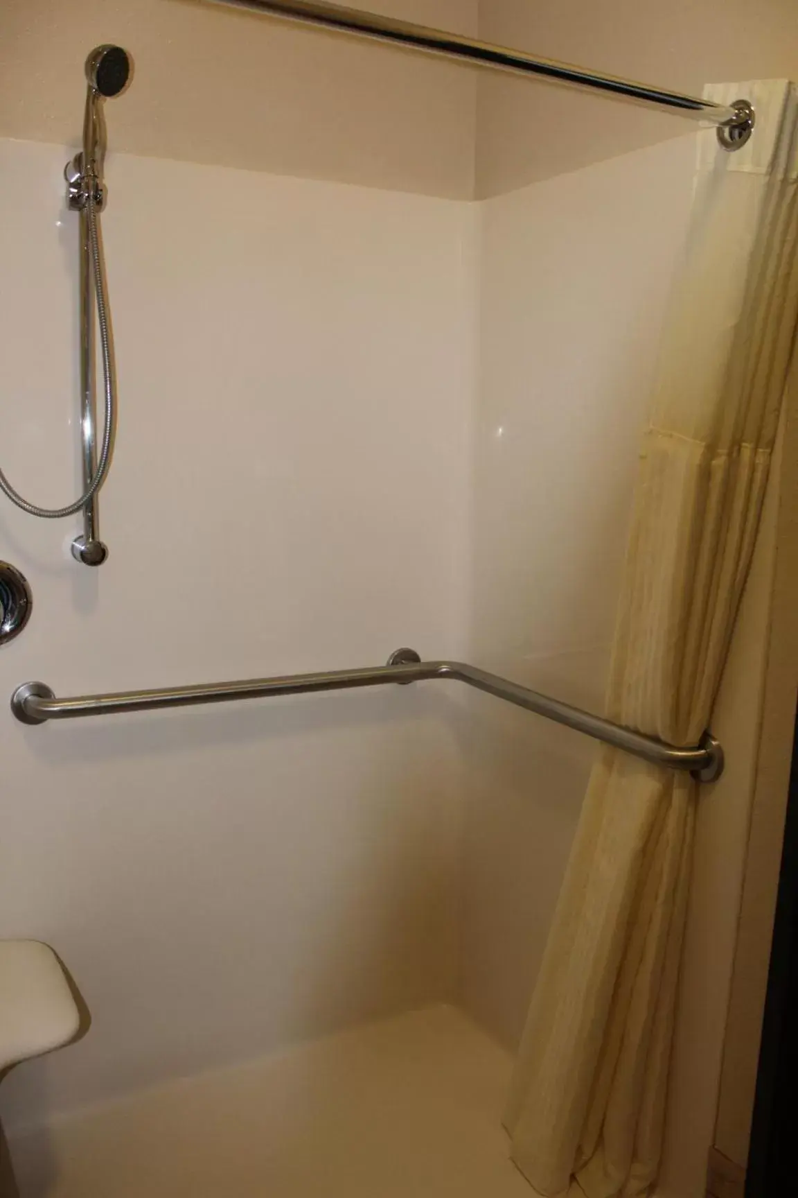 Shower, Bathroom in Best Western Plus Landmark Hotel