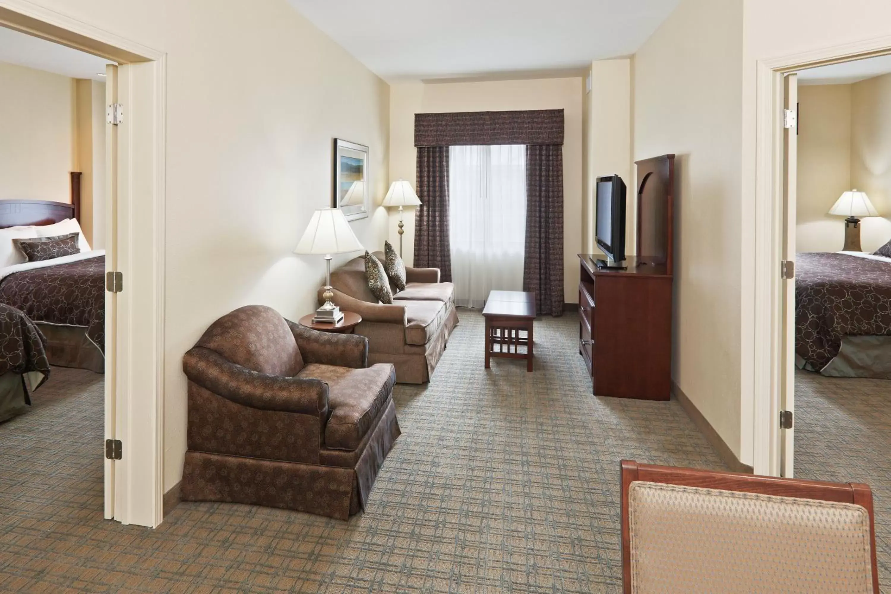 Photo of the whole room, Seating Area in Staybridge Suites Oklahoma City, an IHG Hotel