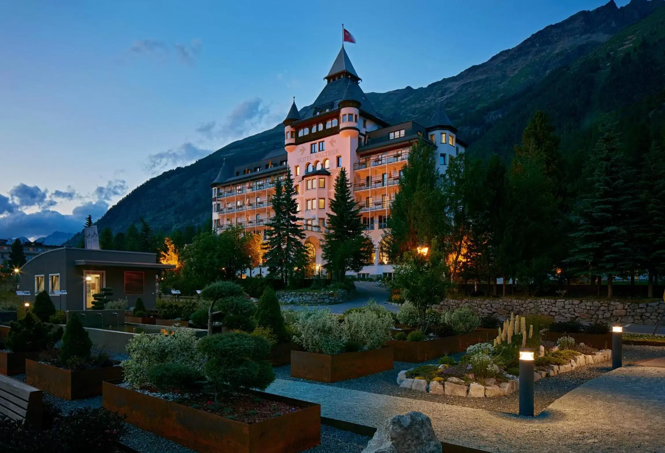 Property building, Garden in Hotel Walther - Relais & Châteaux