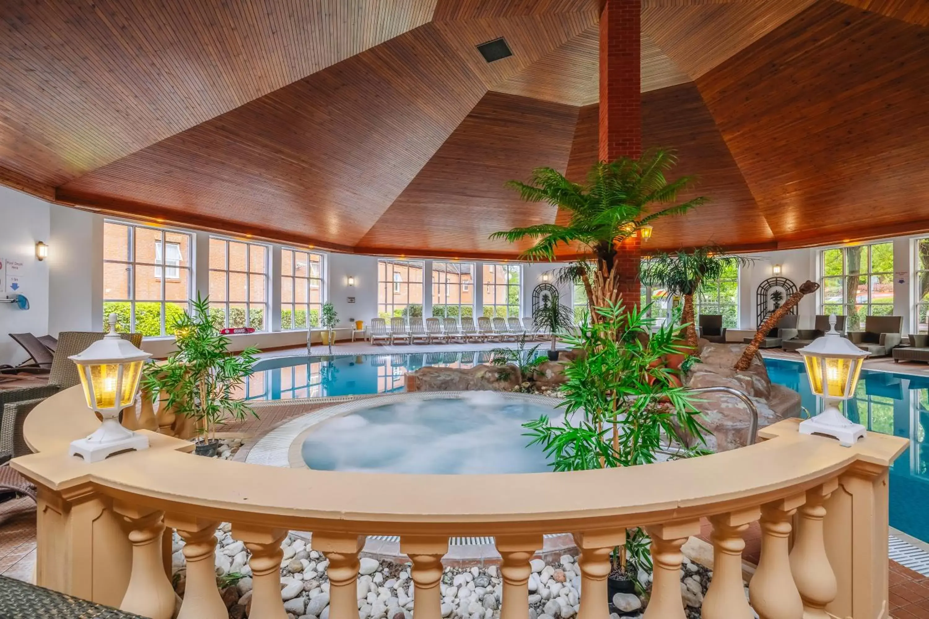 Swimming Pool in Muthu Belstead Brook Hotel