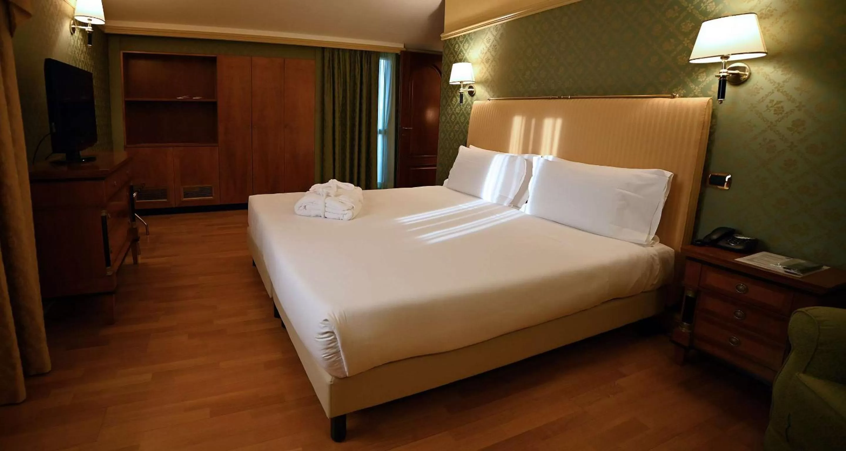 Bed in Best Western Grand Hotel Guinigi
