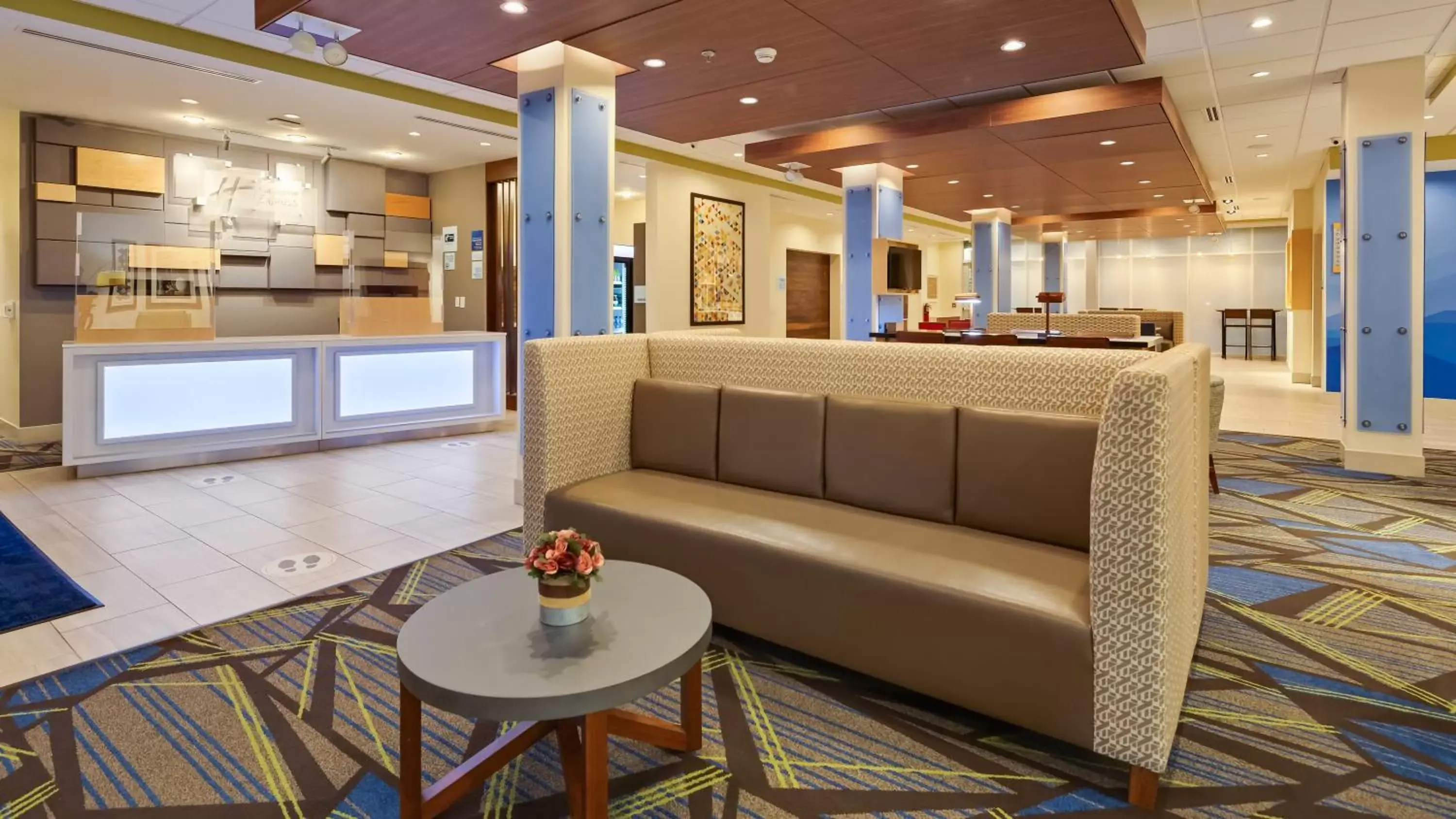 Lobby or reception in Holiday Inn Express & Suites - Latta, an IHG Hotel