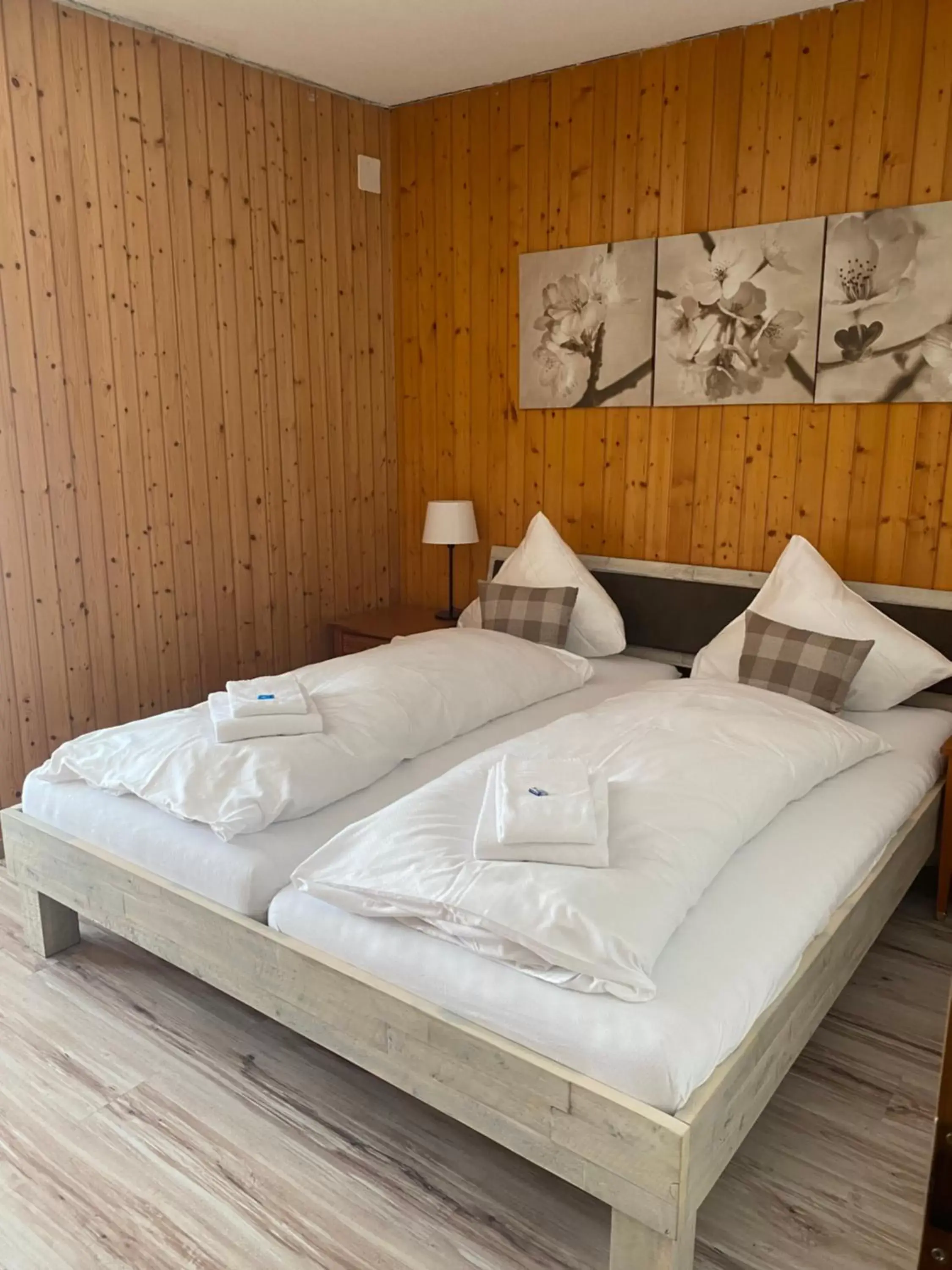 Bed in Hasli Lodge