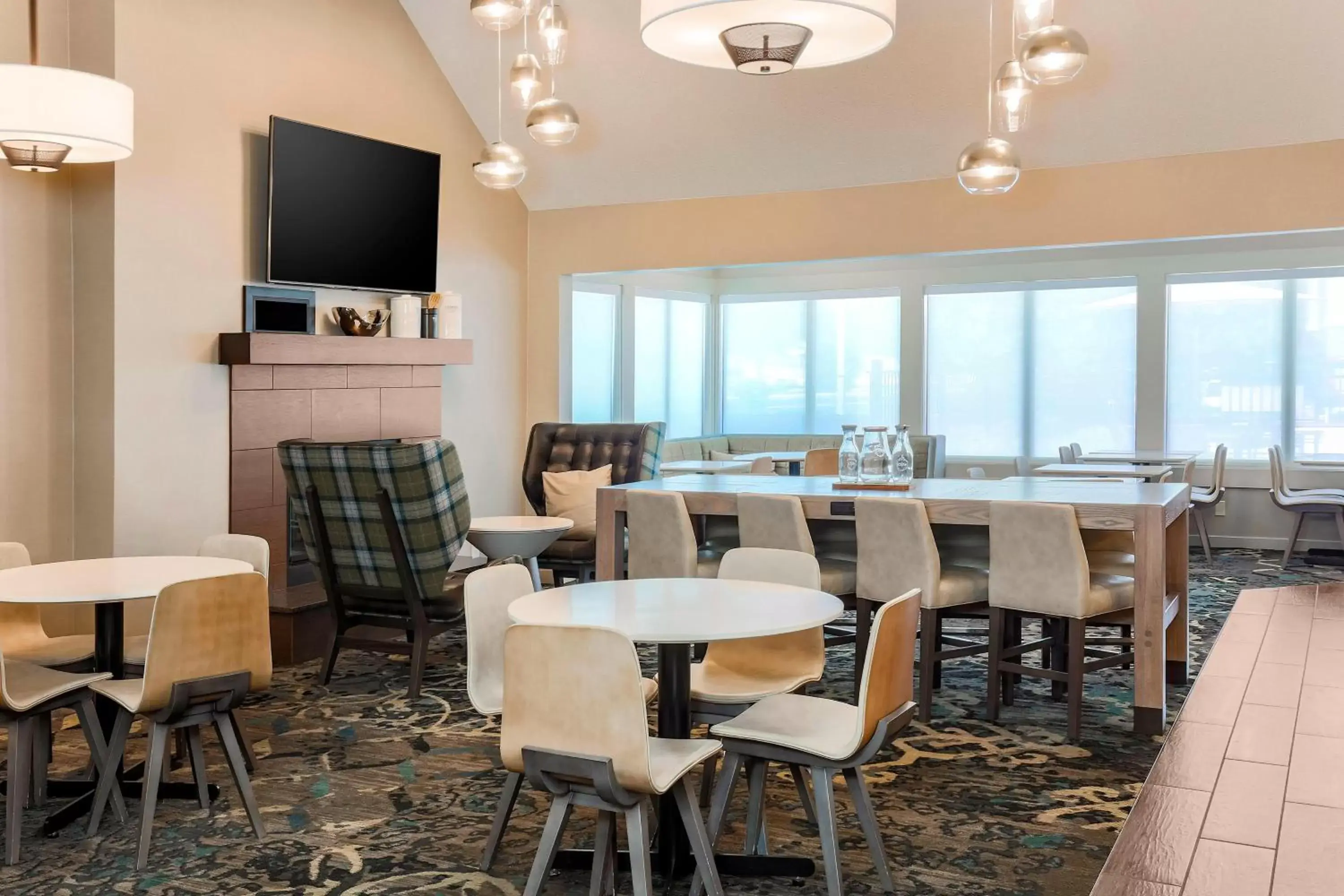 Lobby or reception, Restaurant/Places to Eat in Residence Inn Chicago Deerfield