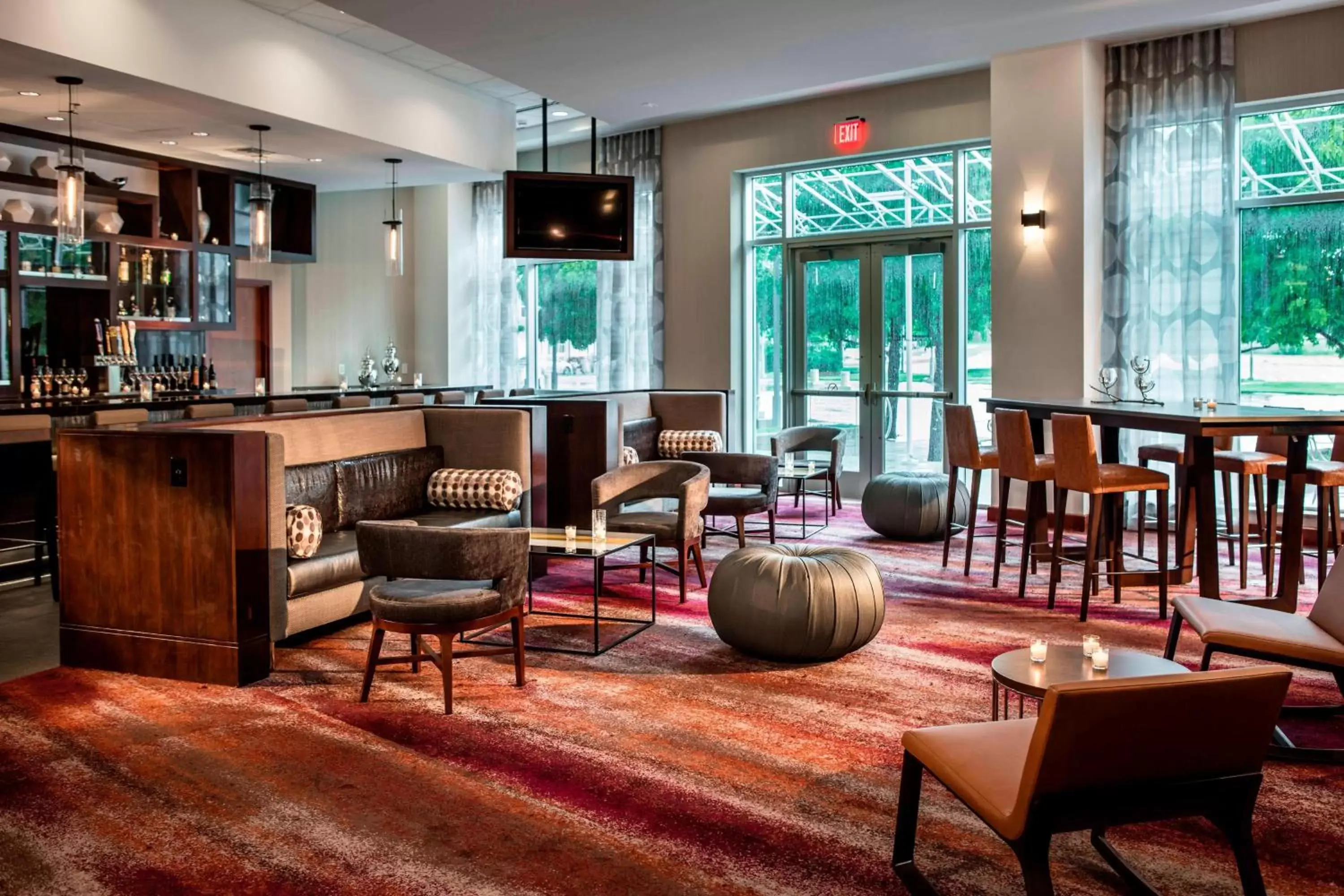 Restaurant/places to eat, Lounge/Bar in Renaissance Dallas Richardson Hotel