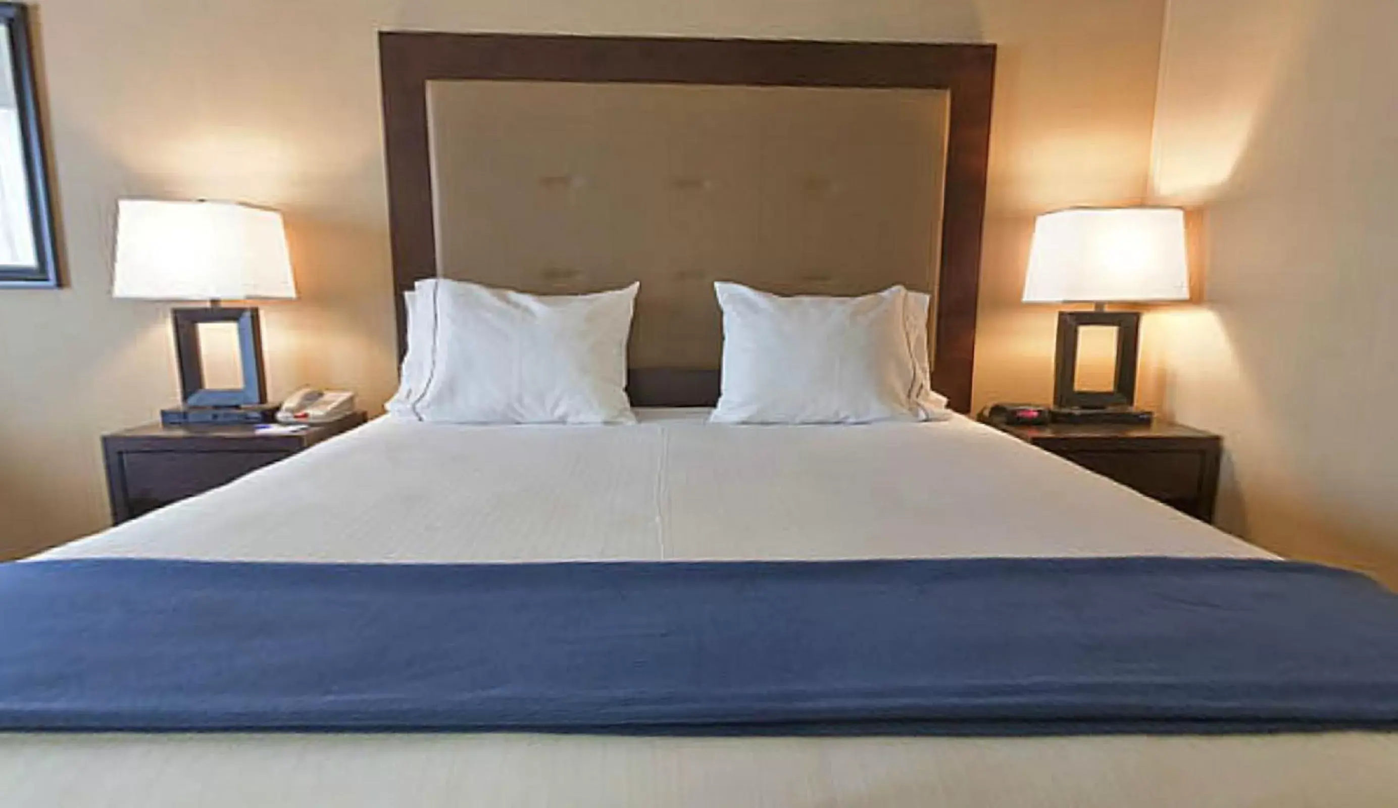 Bed in Holiday Inn Express Hotel & Suites - Novi, an IHG Hotel