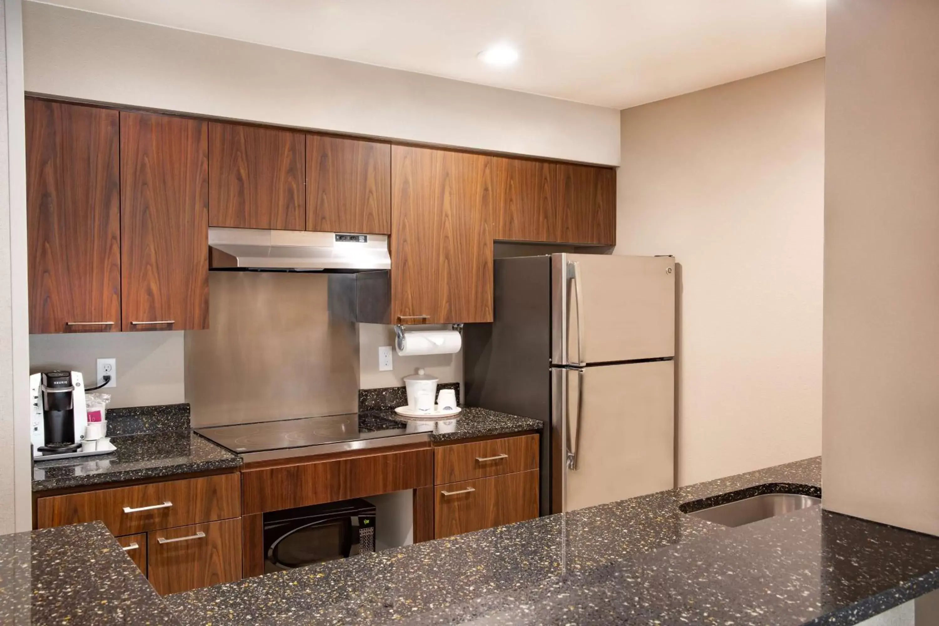 Kitchen or kitchenette, Kitchen/Kitchenette in Hampton Inn & Suites Seattle-Downtown