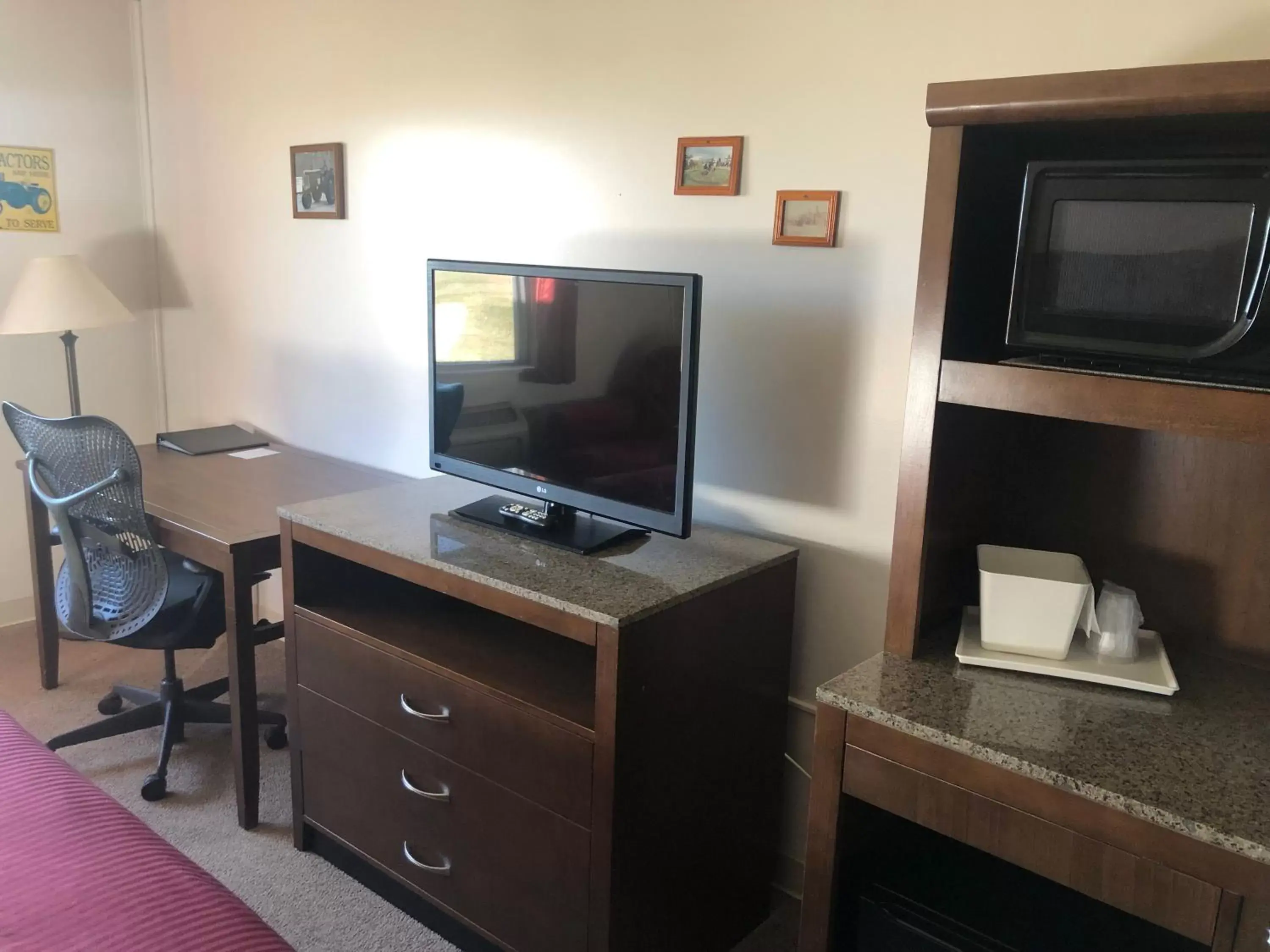 TV/Entertainment Center in Simple Rewards inn