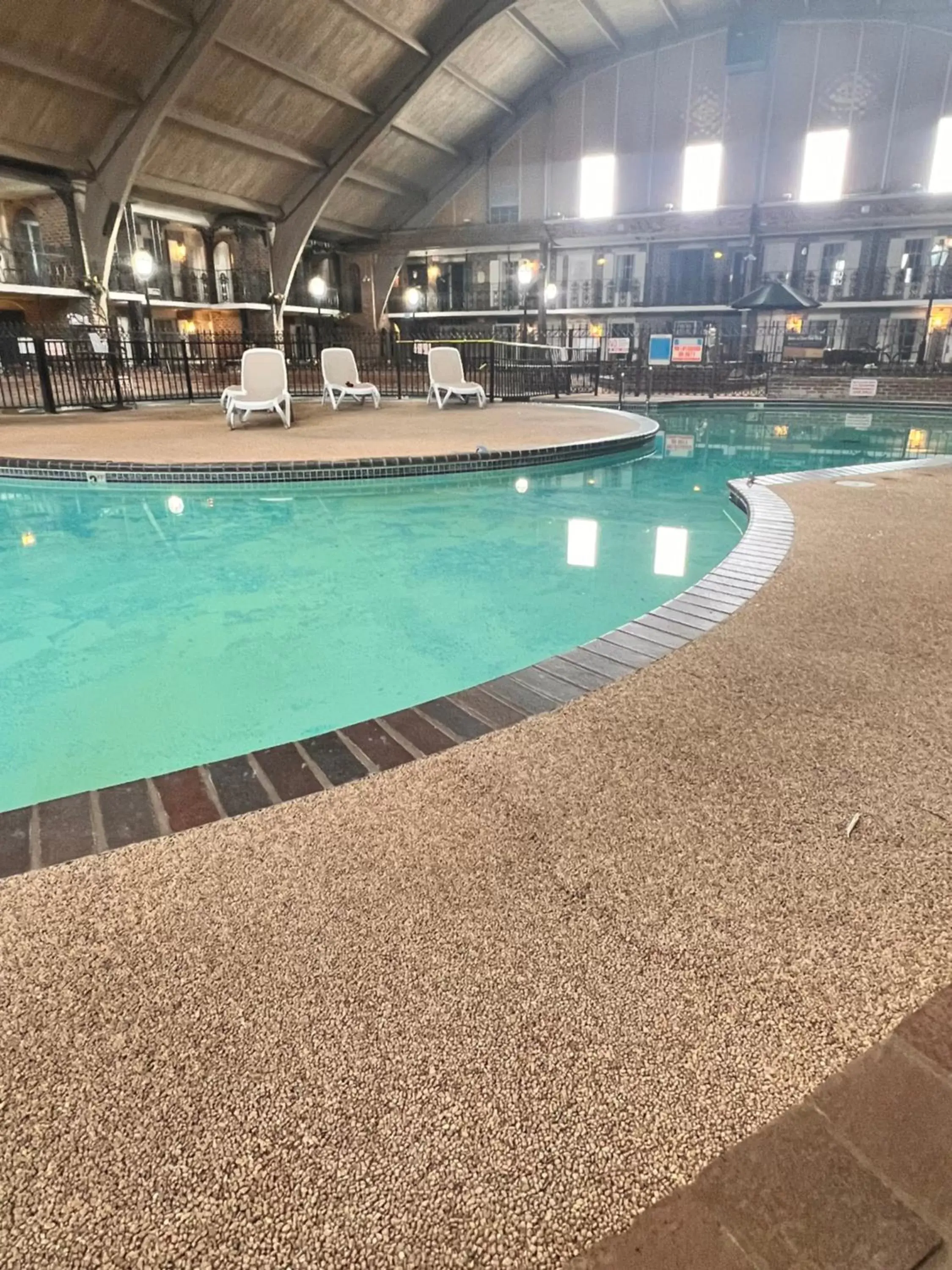 Swimming Pool in Howard Johnson by Wyndham Burlington