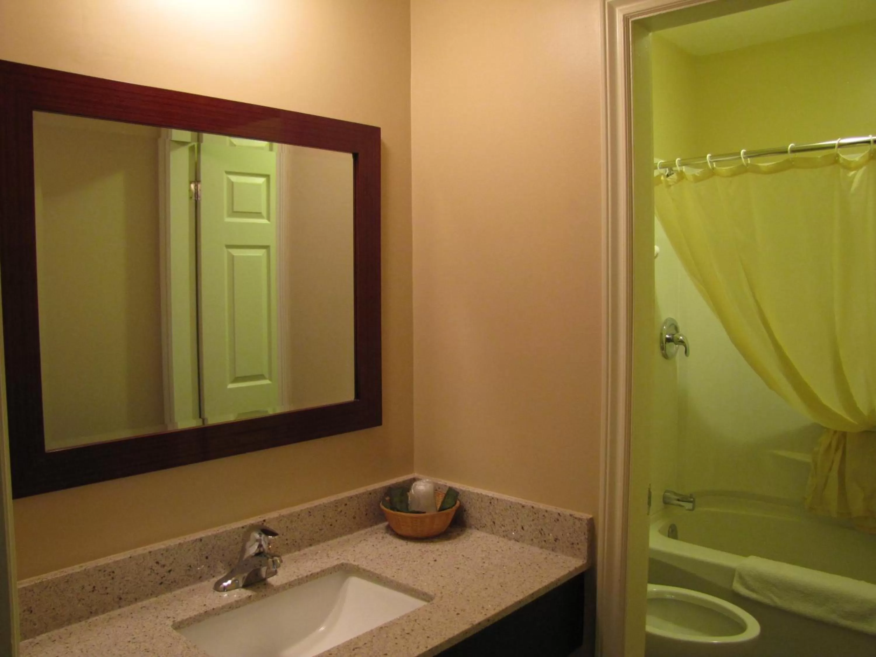 Superior Room, 2 Queen Beds with Outside Access in Northland Motel