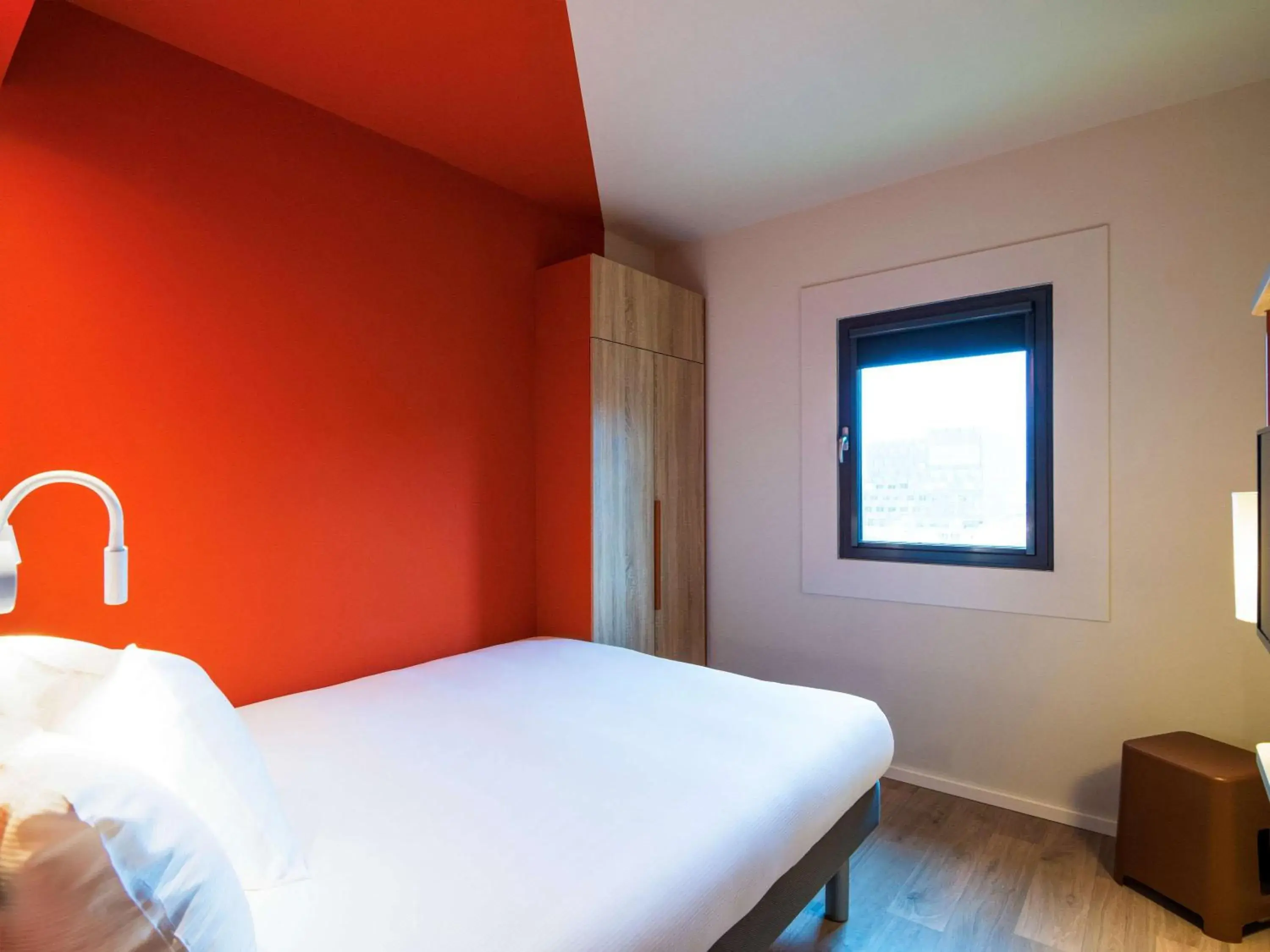 Photo of the whole room, Bed in ibis budget Stein Maastricht
