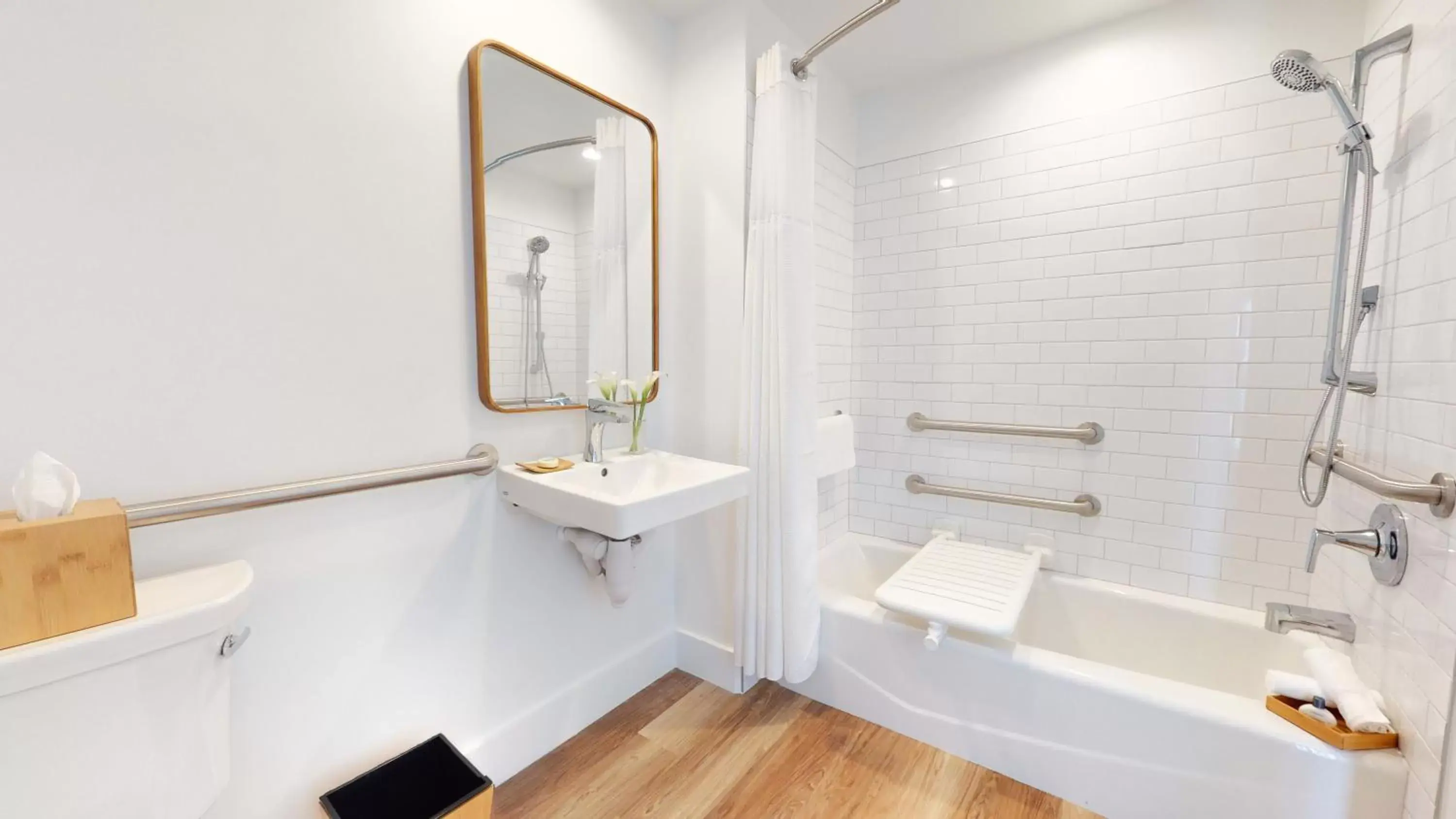 Oceanfront King Suite ADA in Fisher Inn Resort & Marina Oceanfront King Suite ADA in Fisher Inn Resort & Marina