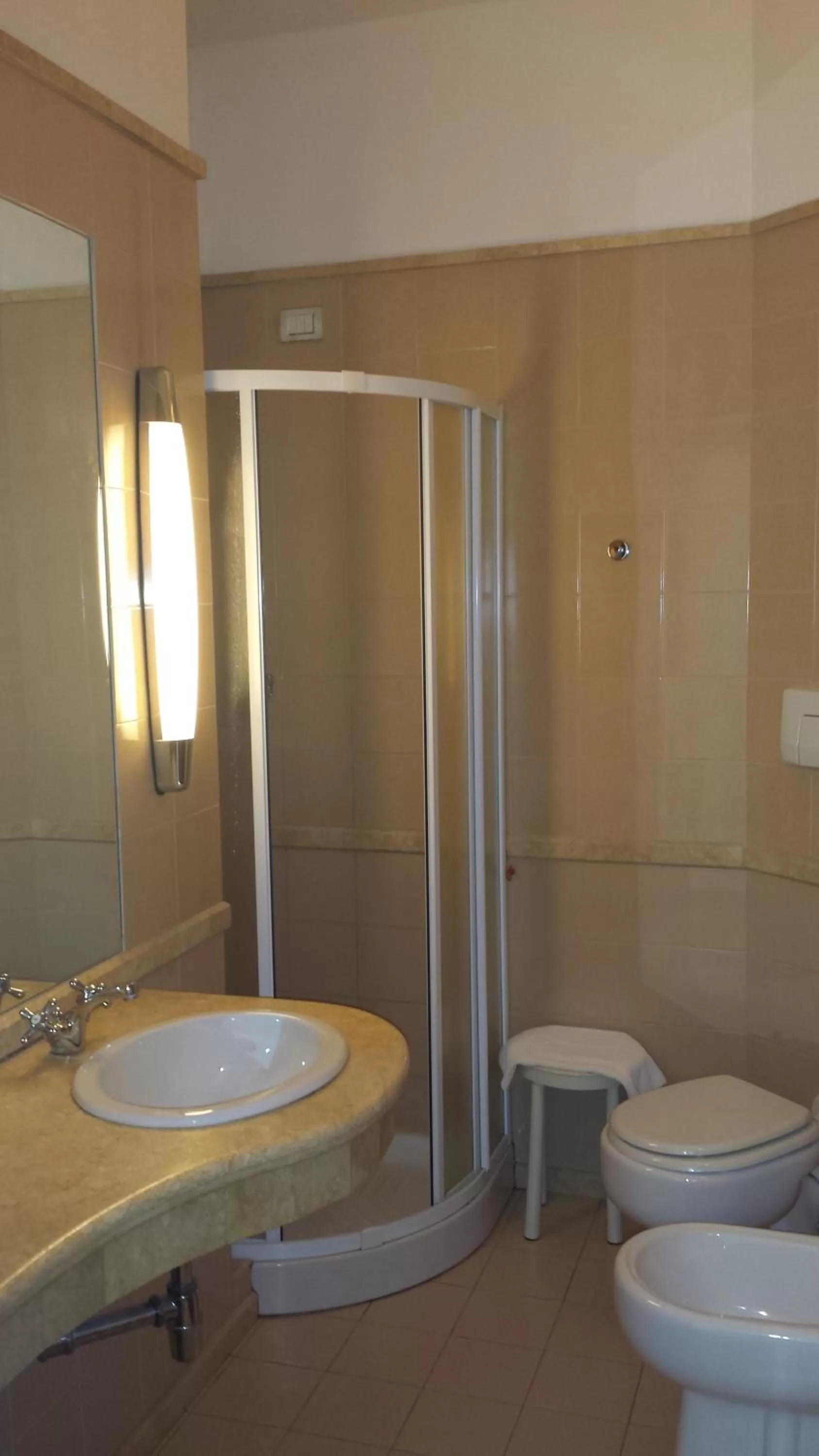 Bathroom in Hotel Due Colonne