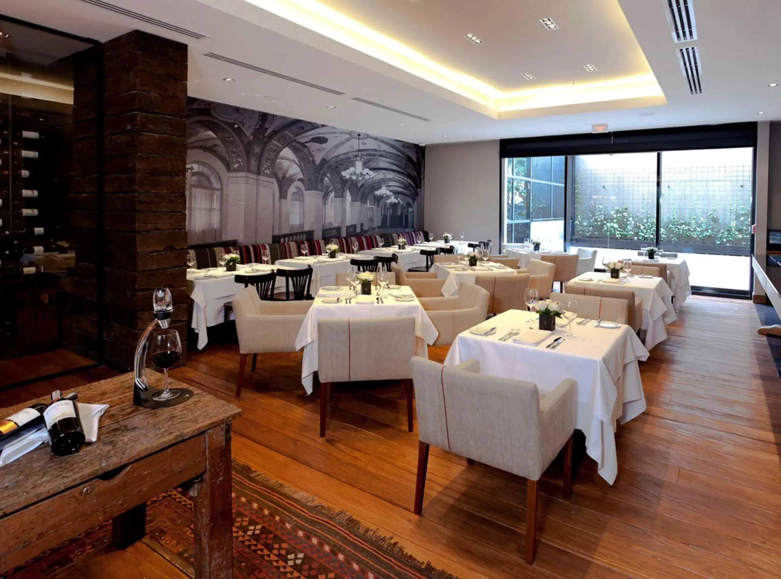 Restaurant/Places to Eat in Hotel Estelar Parque de la 93