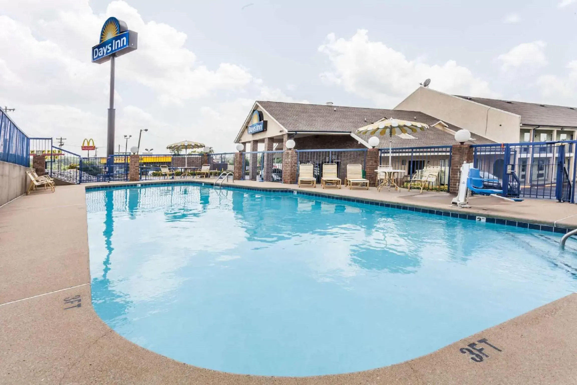 Swimming Pool in Days Inn by Wyndham Nashville N Opryland/Grand Ole Opry