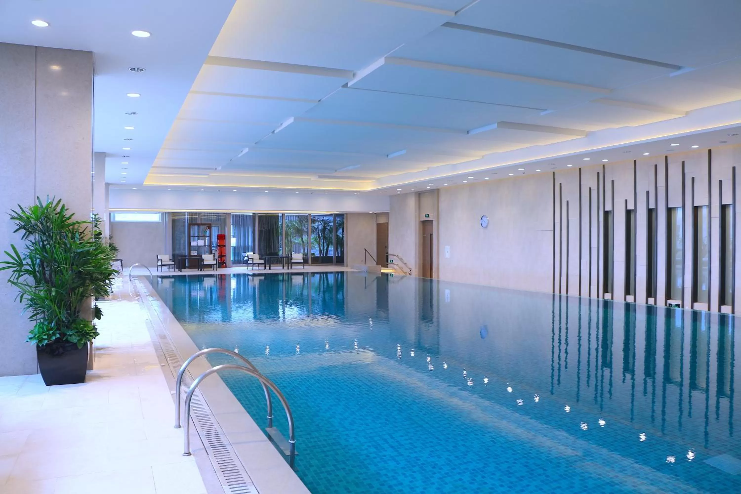 Swimming pool in Shangri-La Qufu