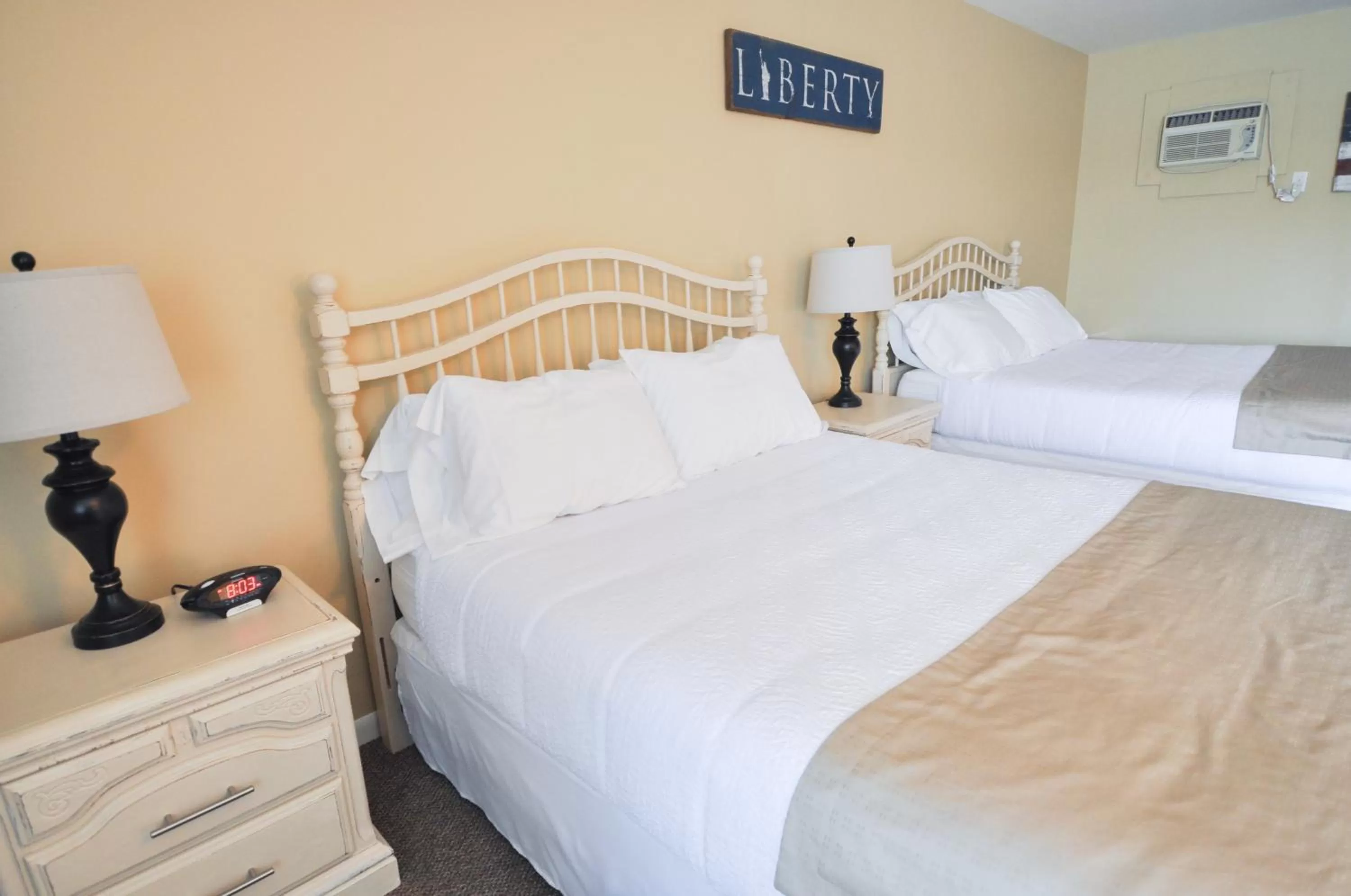 Bed in East Shore Lodging