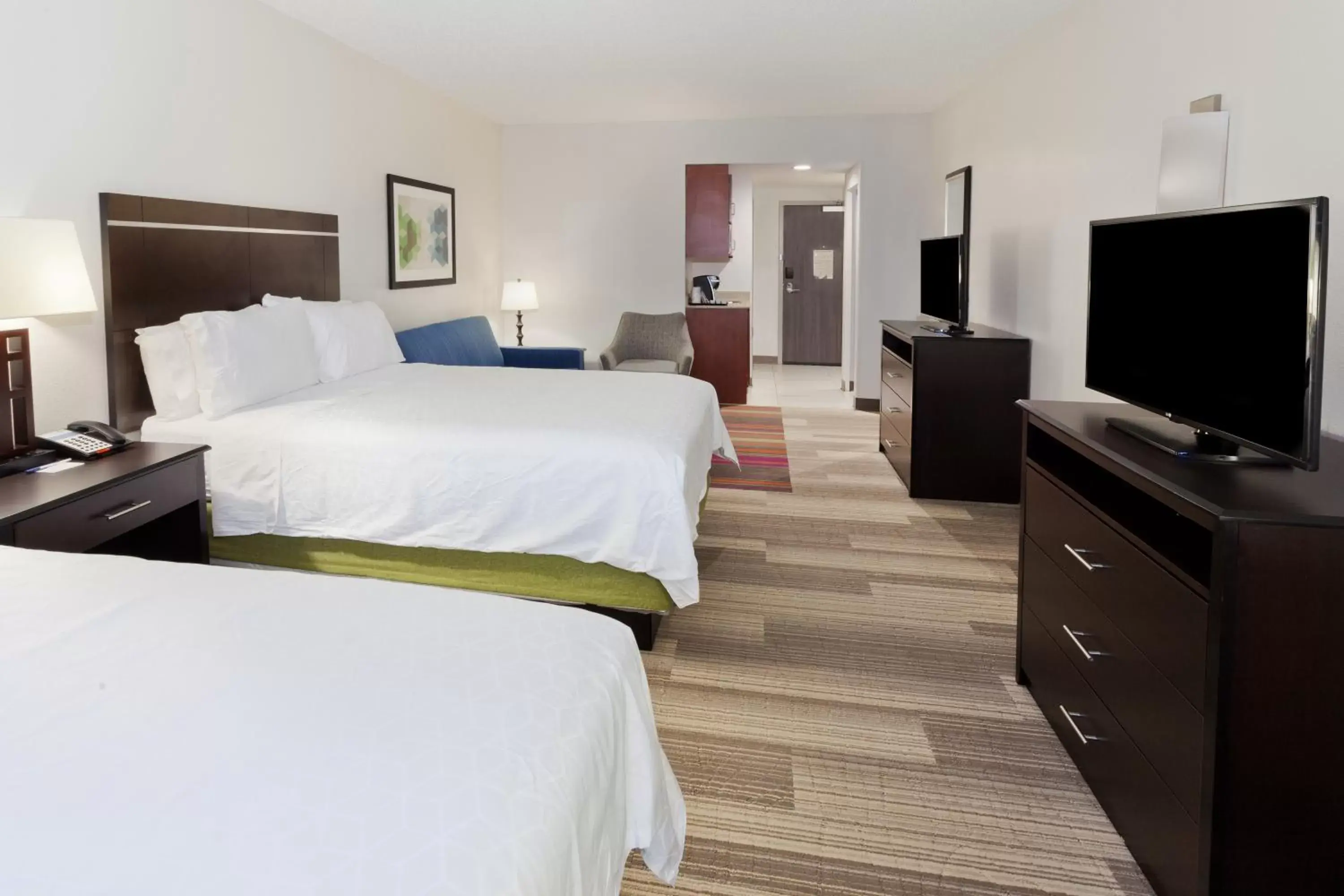 Deluxe Queen Suite with 2 Queen Beds in Holiday Inn Express Hotel & Suites Montgomery Boyd-Cooper Parkway, an IHG Hotel