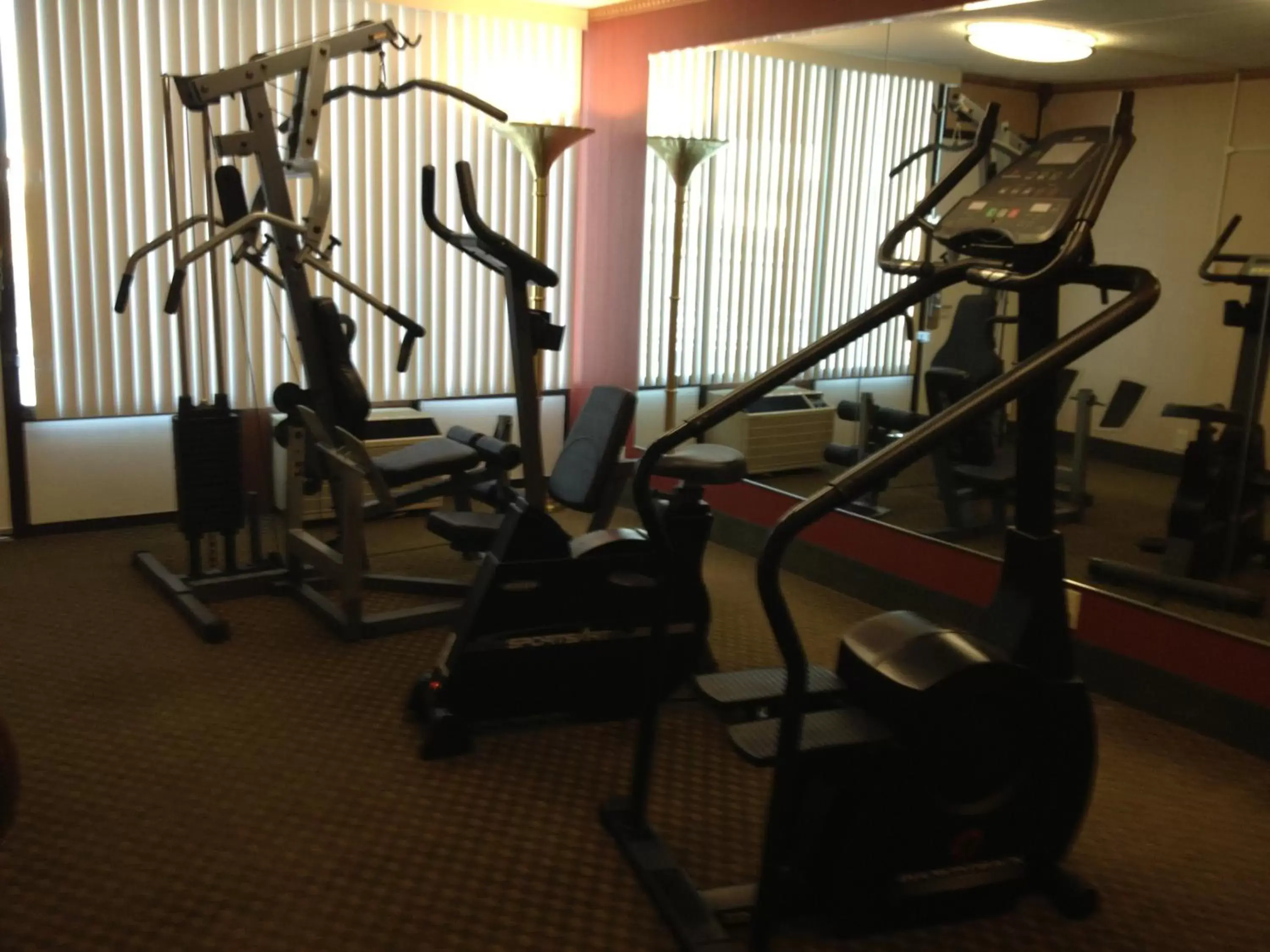 Fitness centre/facilities, Fitness Center/Facilities in Howard Johnson by Wyndham Gillette