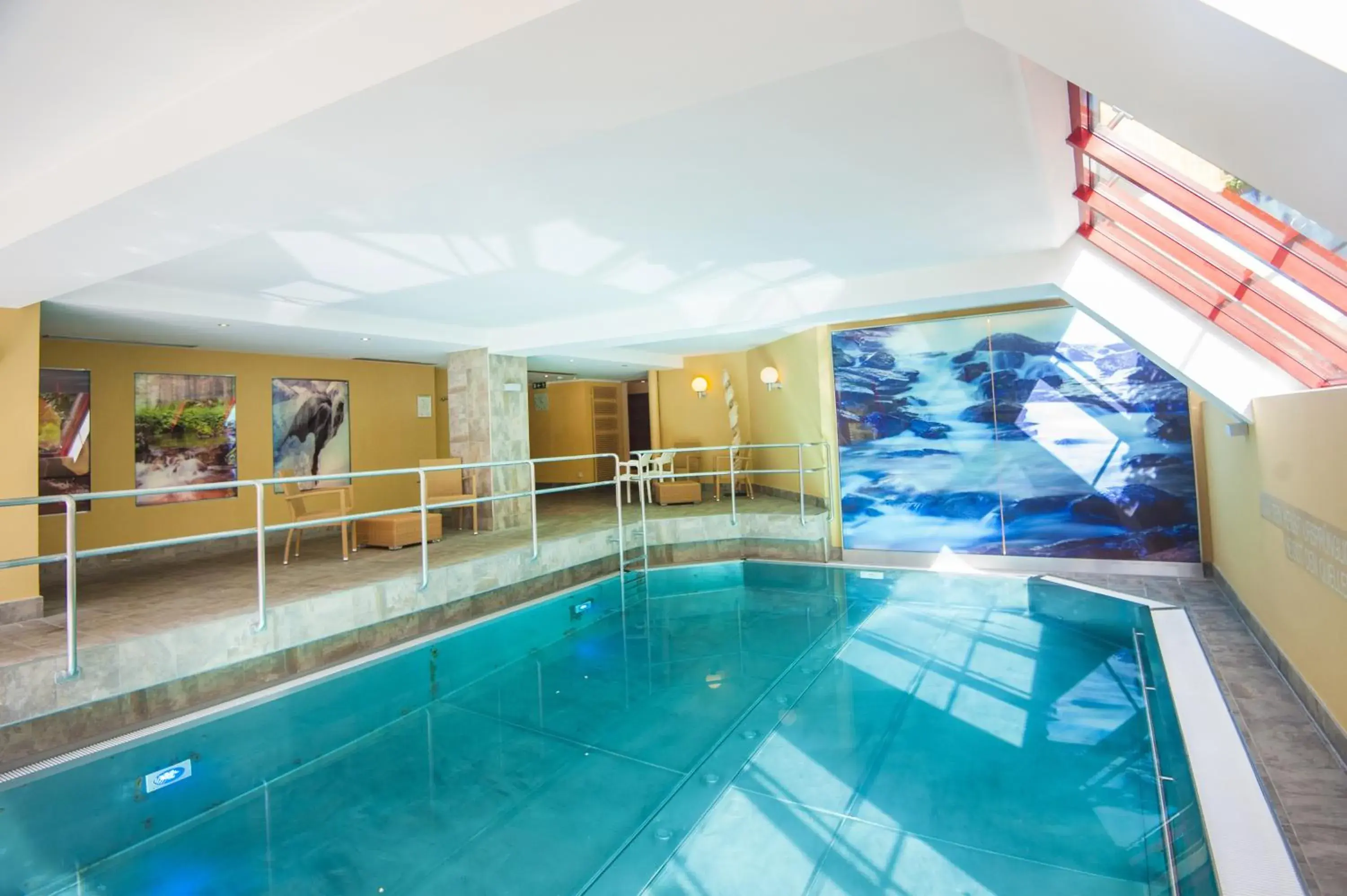 Day, Swimming Pool in Impuls Hotel Tirol