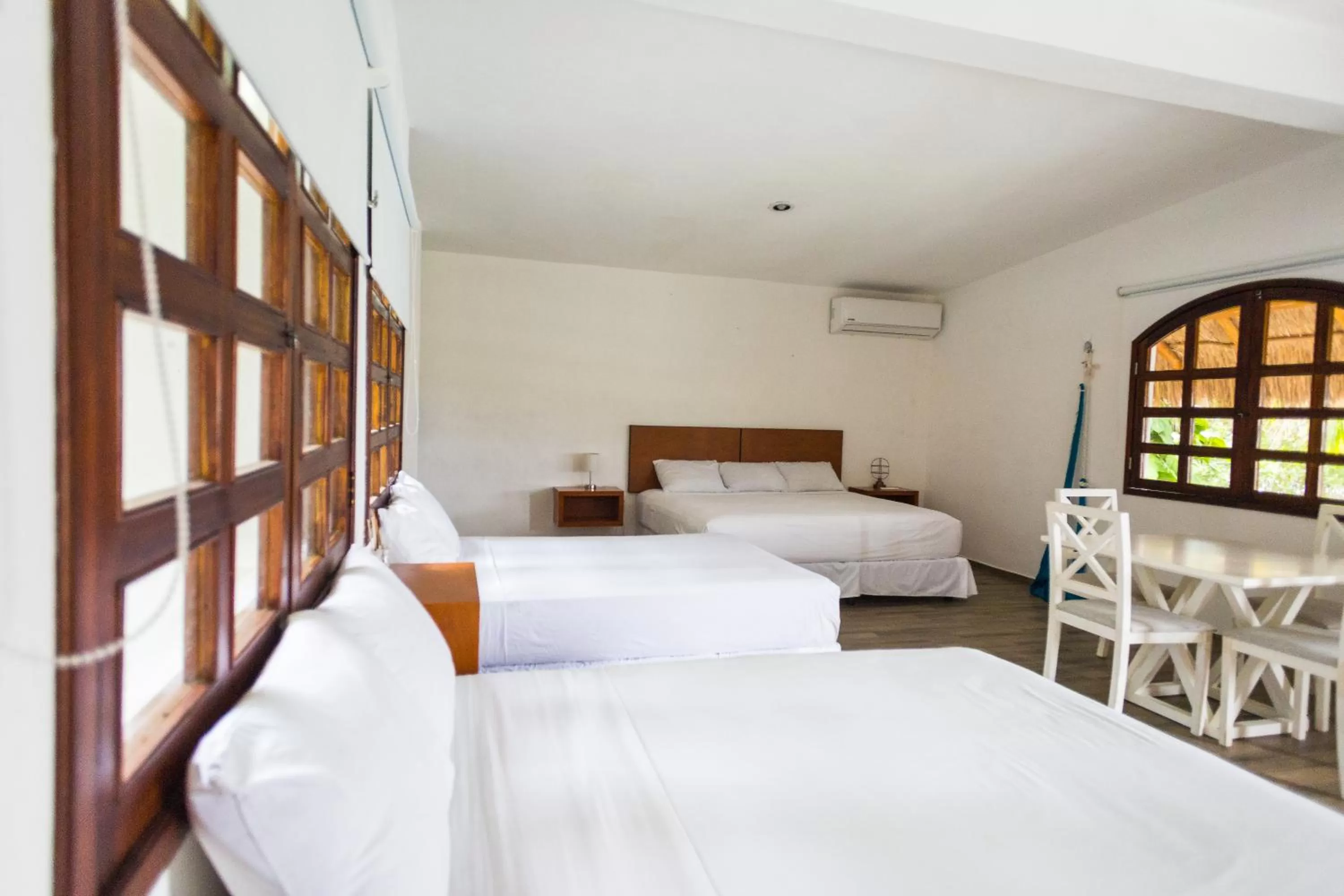 Family Room with Lake View in Hotel Isabella Bacalar Lake Front