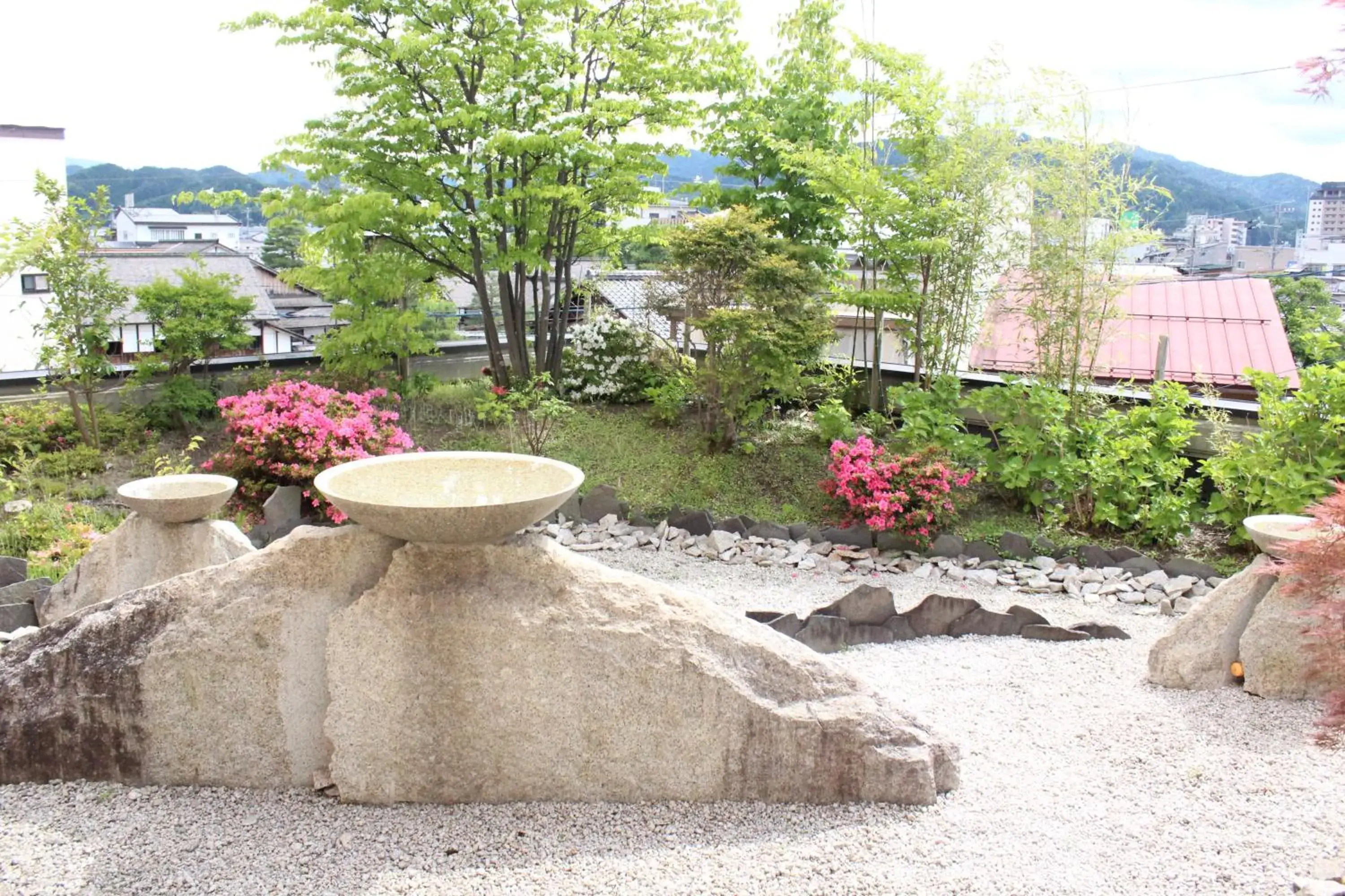 Garden view in Honjin Hiranoya Kachoan