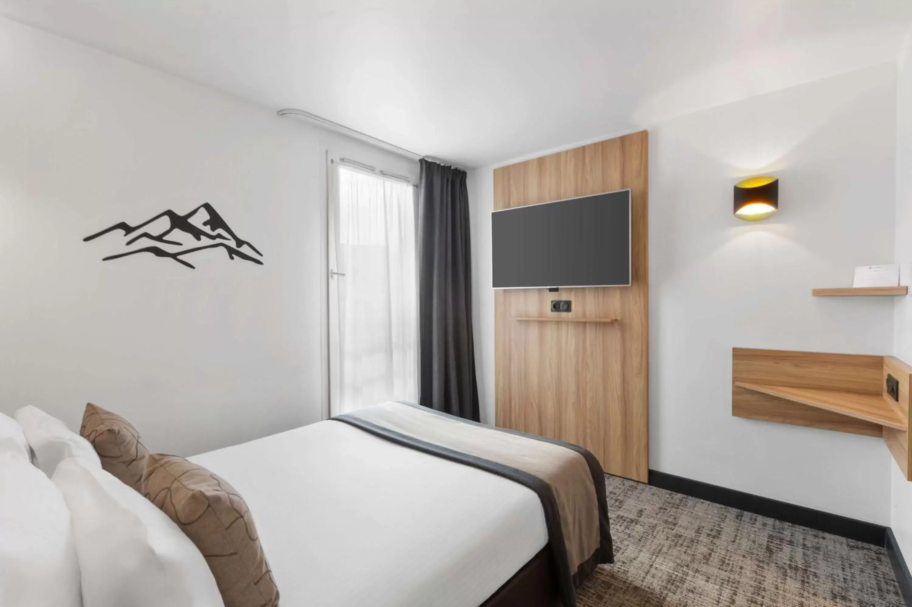 Bedroom, Bed in Best Western Hôtel International