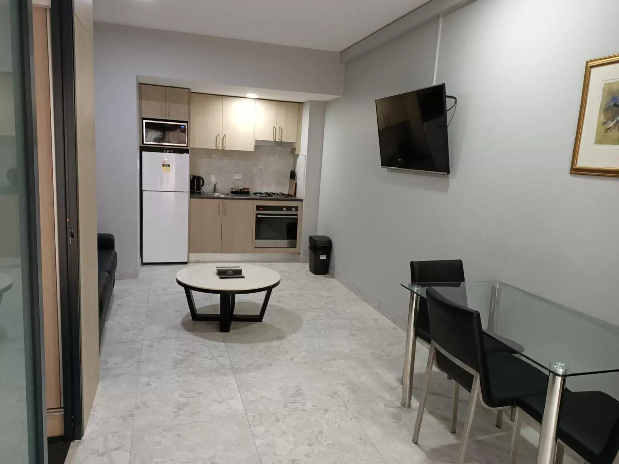 TV and multimedia, Kitchen/Kitchenette in Boulevard on Beaumont