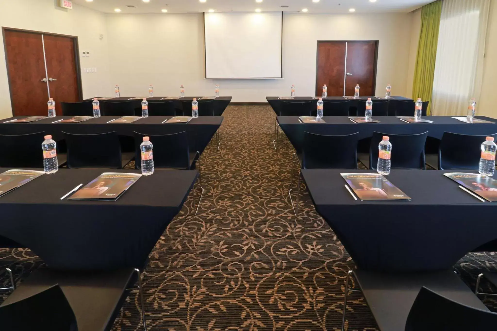 Meeting/conference room in Staybridge Suites San Luis Potosi, an IHG Hotel