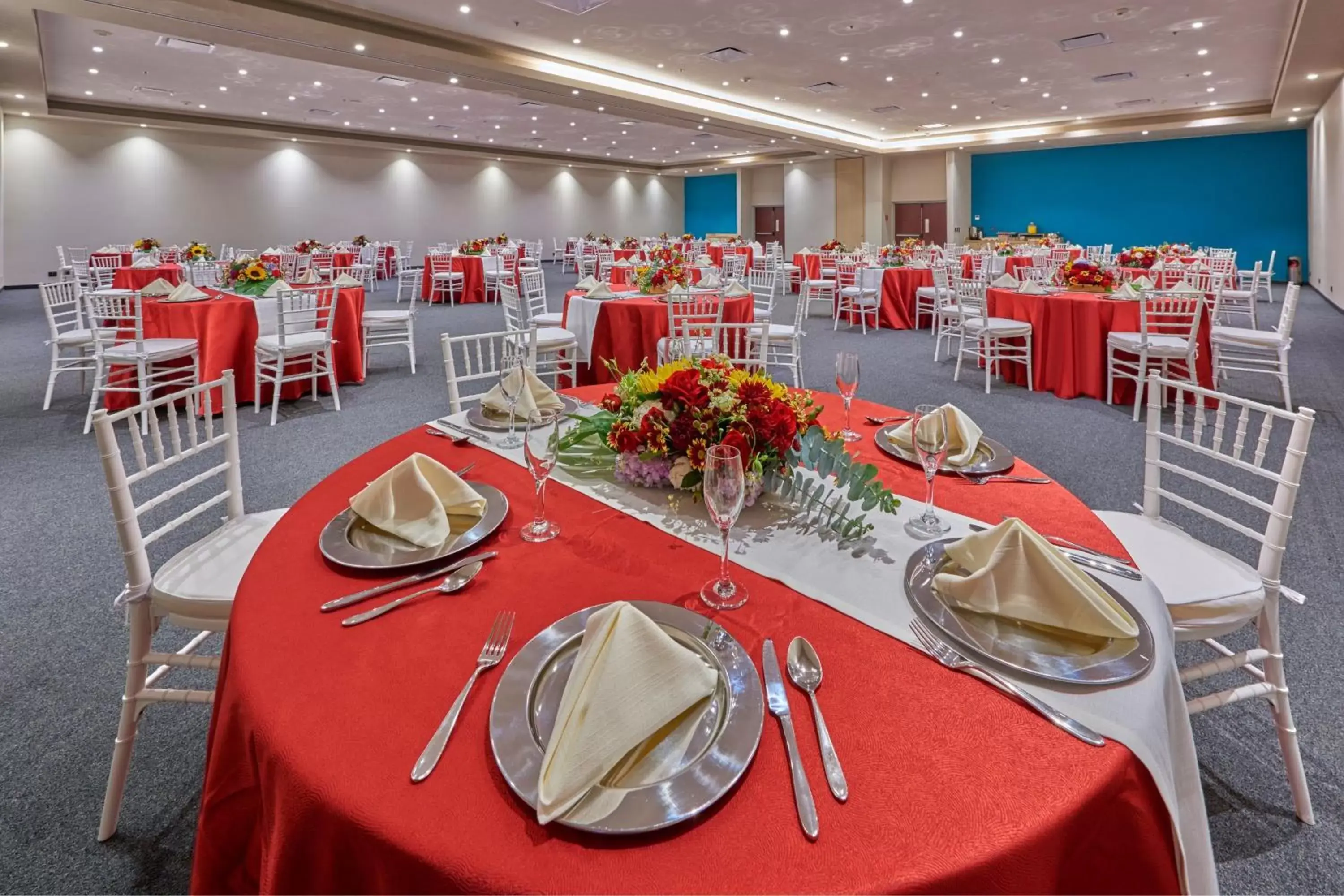 Meeting/conference room, Restaurant/Places to Eat in City Express by Marriott Suites Toluca