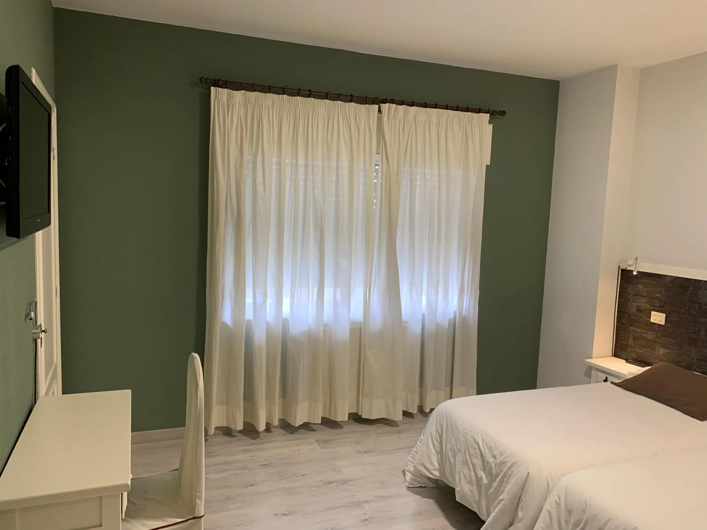 Bedroom, Bed in Hotel Los Olmos