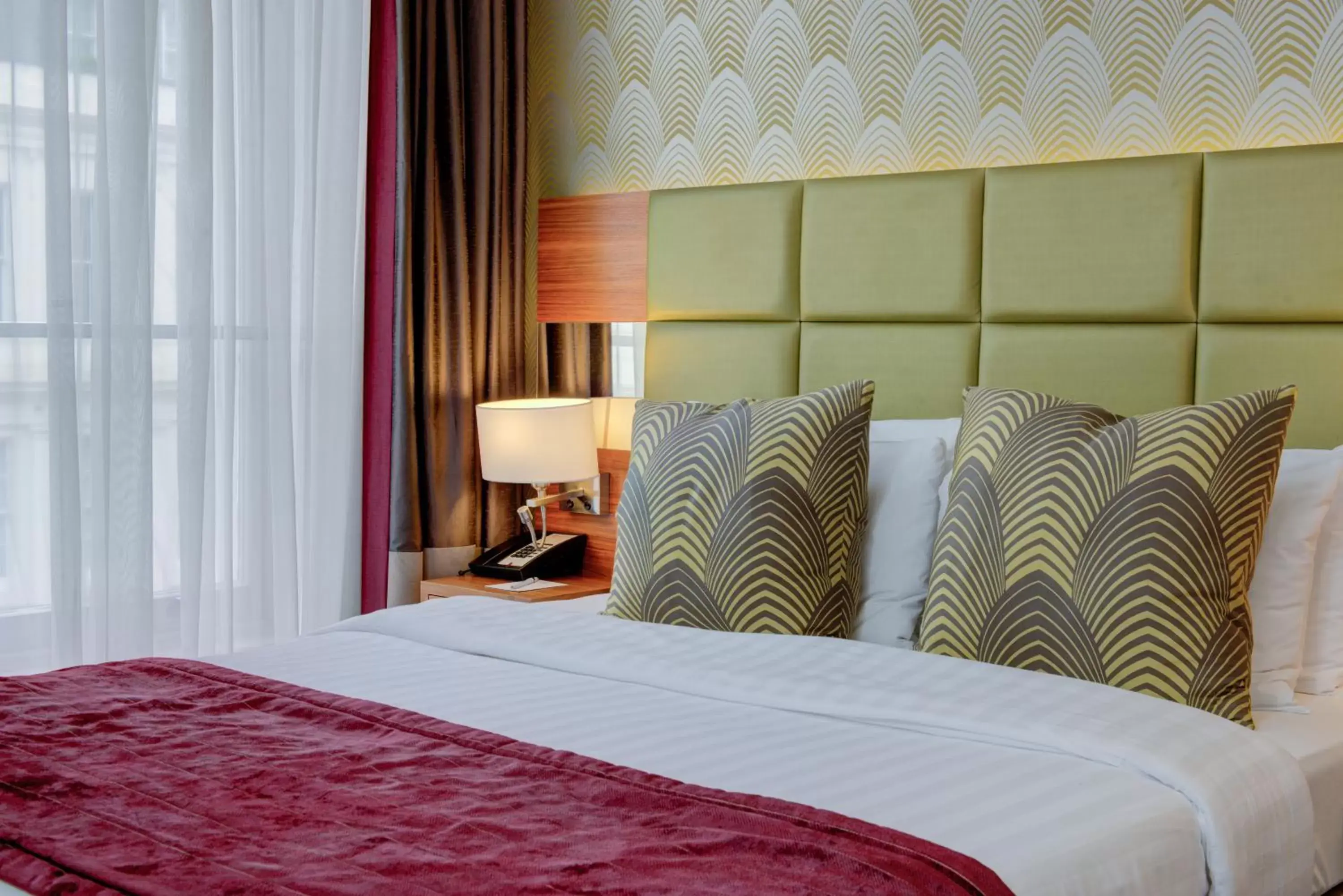 Bedroom, Bed in Best Western Mornington Hotel Hyde Park