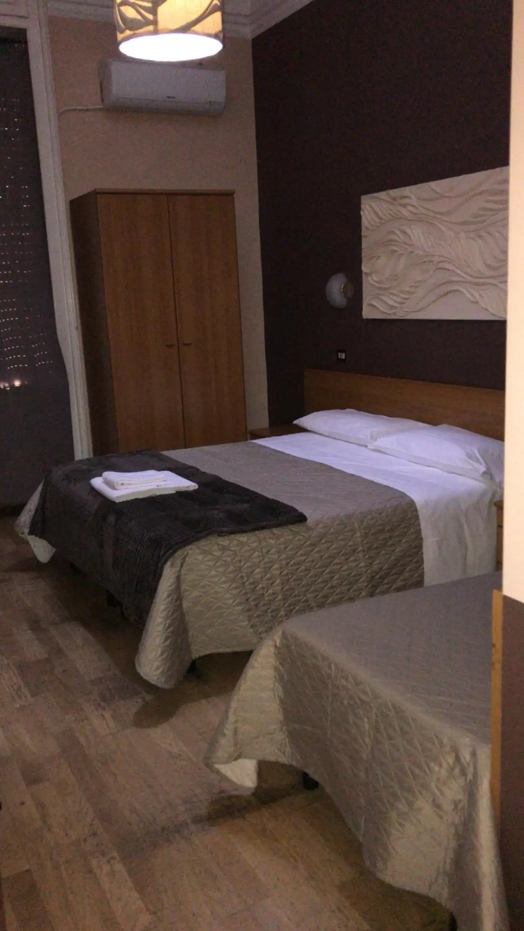 Bed in Hotel Bogart