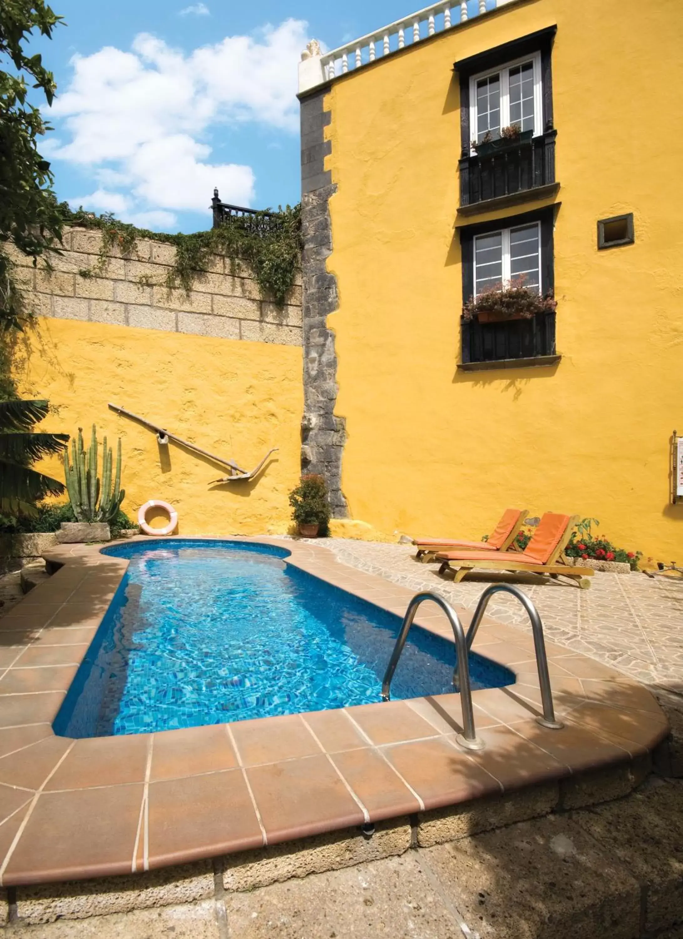 Solarium, Swimming Pool in Hotel Rural Senderos de Abona