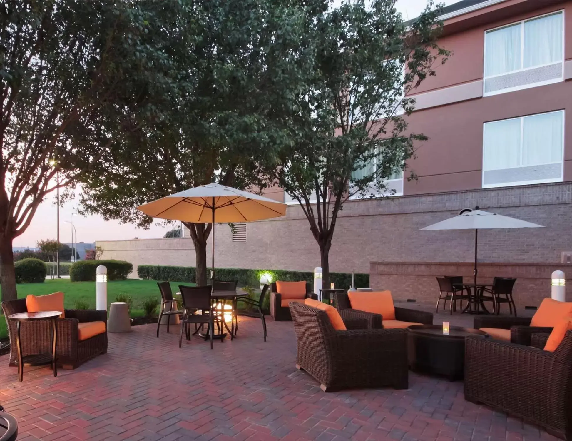 Patio, Restaurant/Places to Eat in Hilton Garden Inn Fort Worth/Fossil Creek