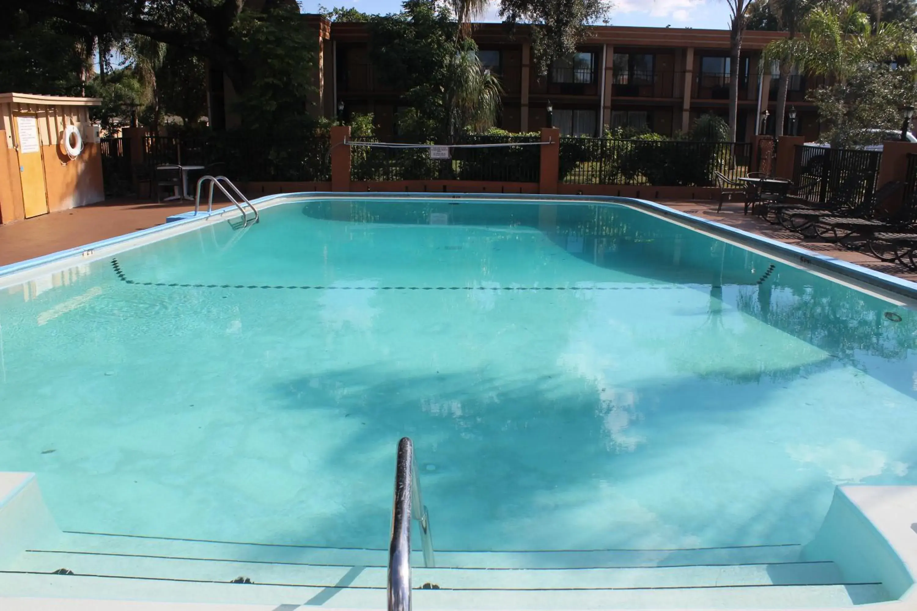 Swimming Pool in Tampa Inn Near Busch Gardens