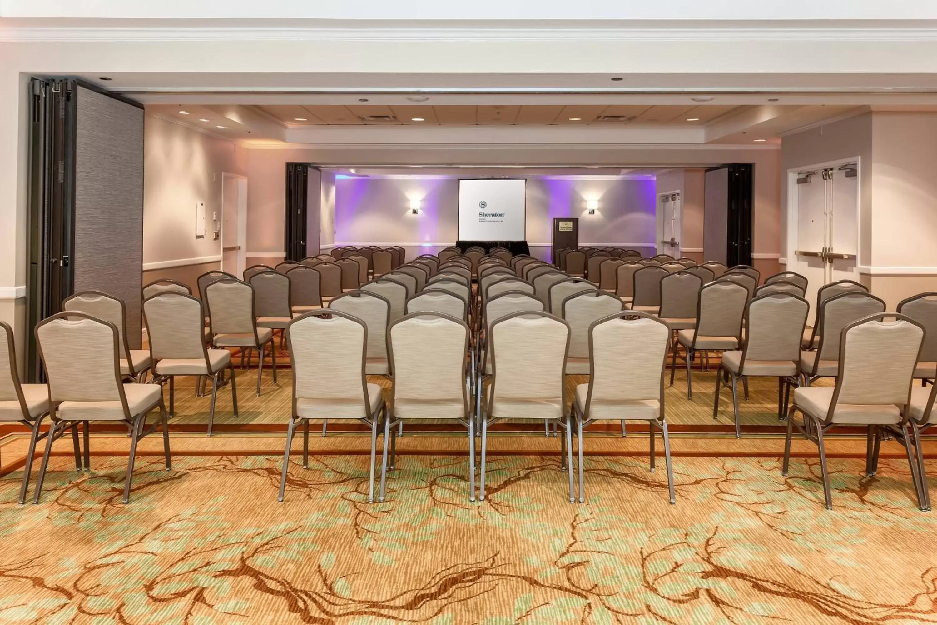 Meeting/conference room in Sheraton Suites Market Center Dallas