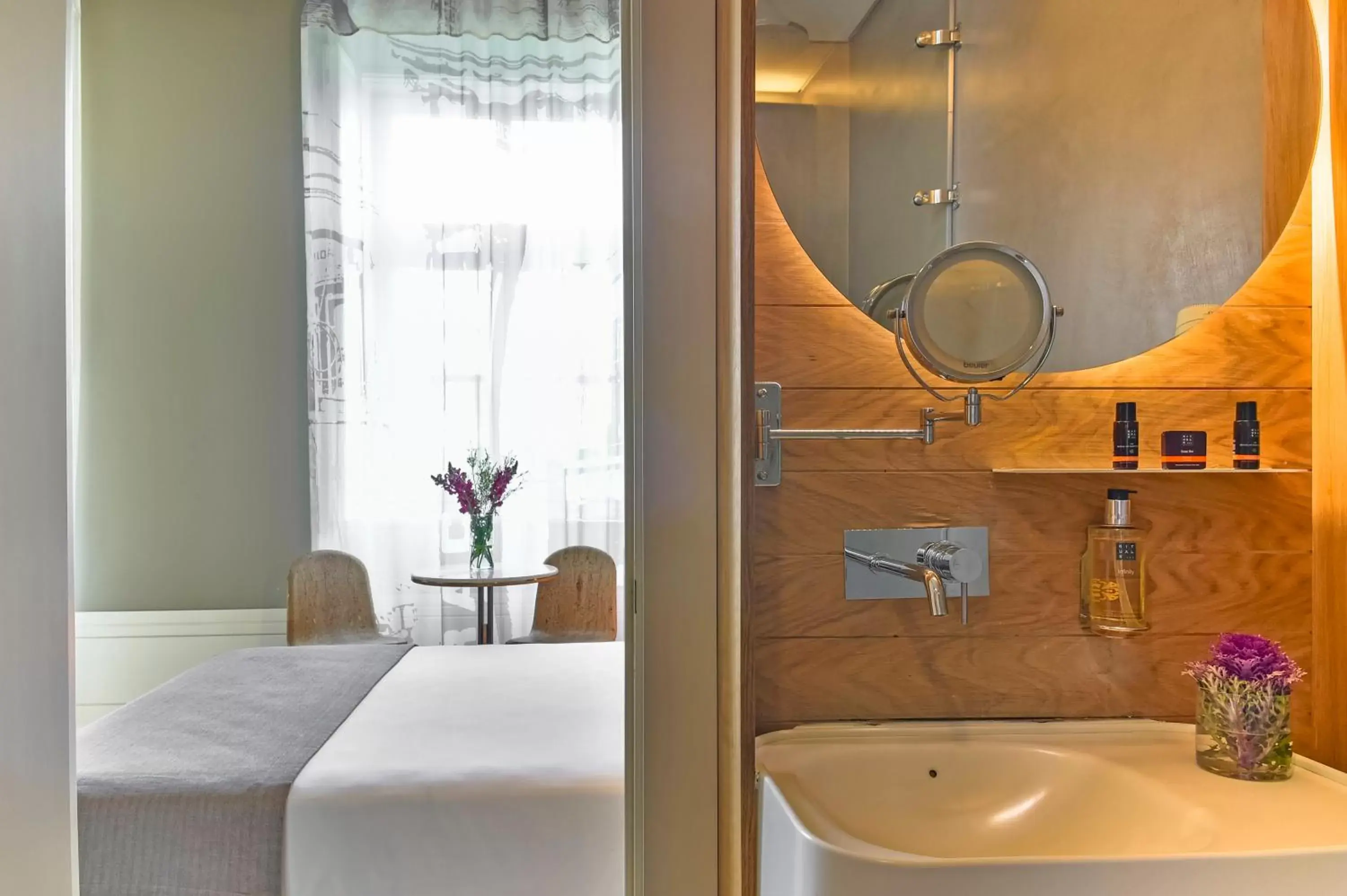 Bathroom in My Story Hotel Rossio