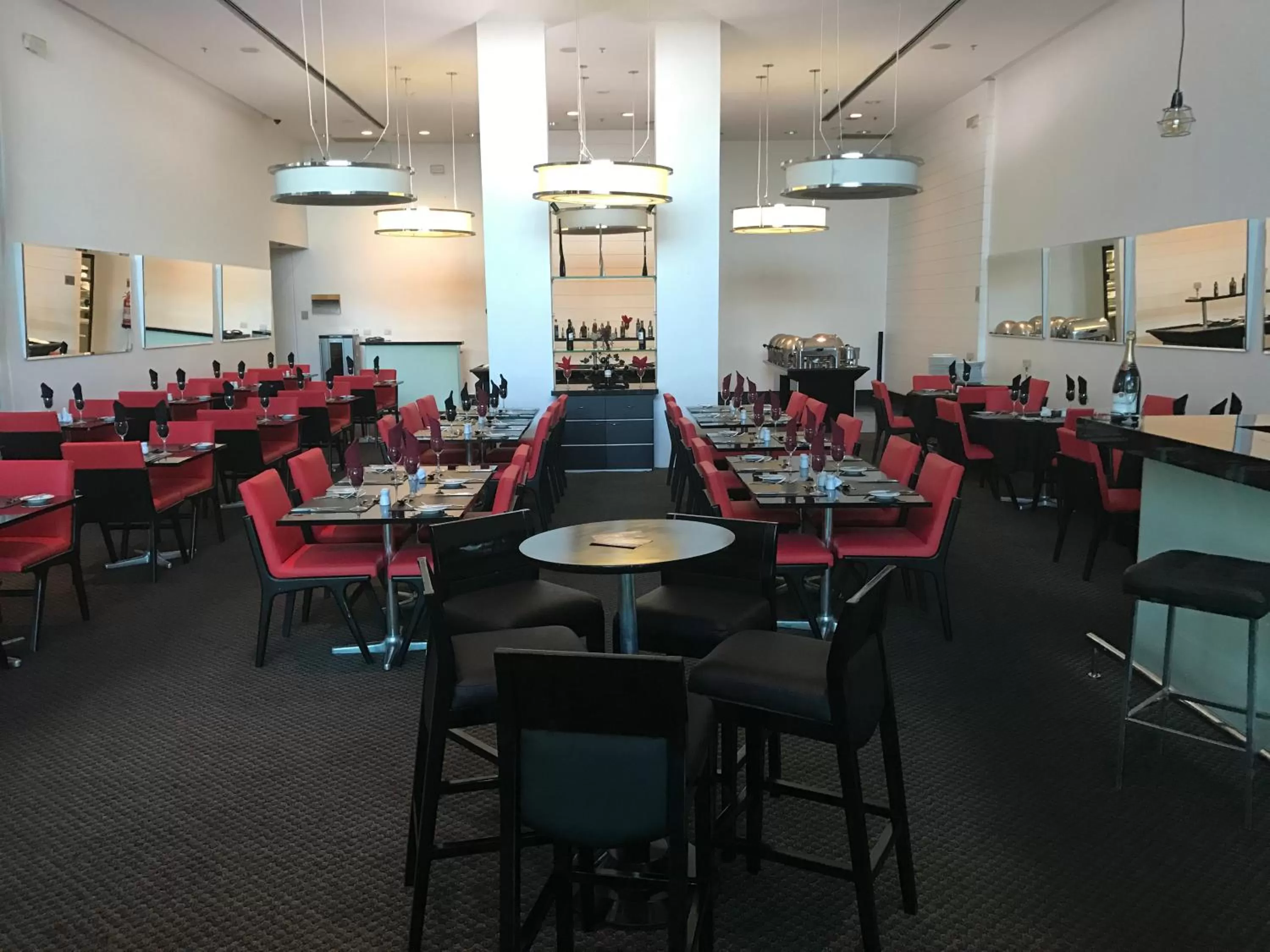 Restaurant/places to eat in Mercure Macaé