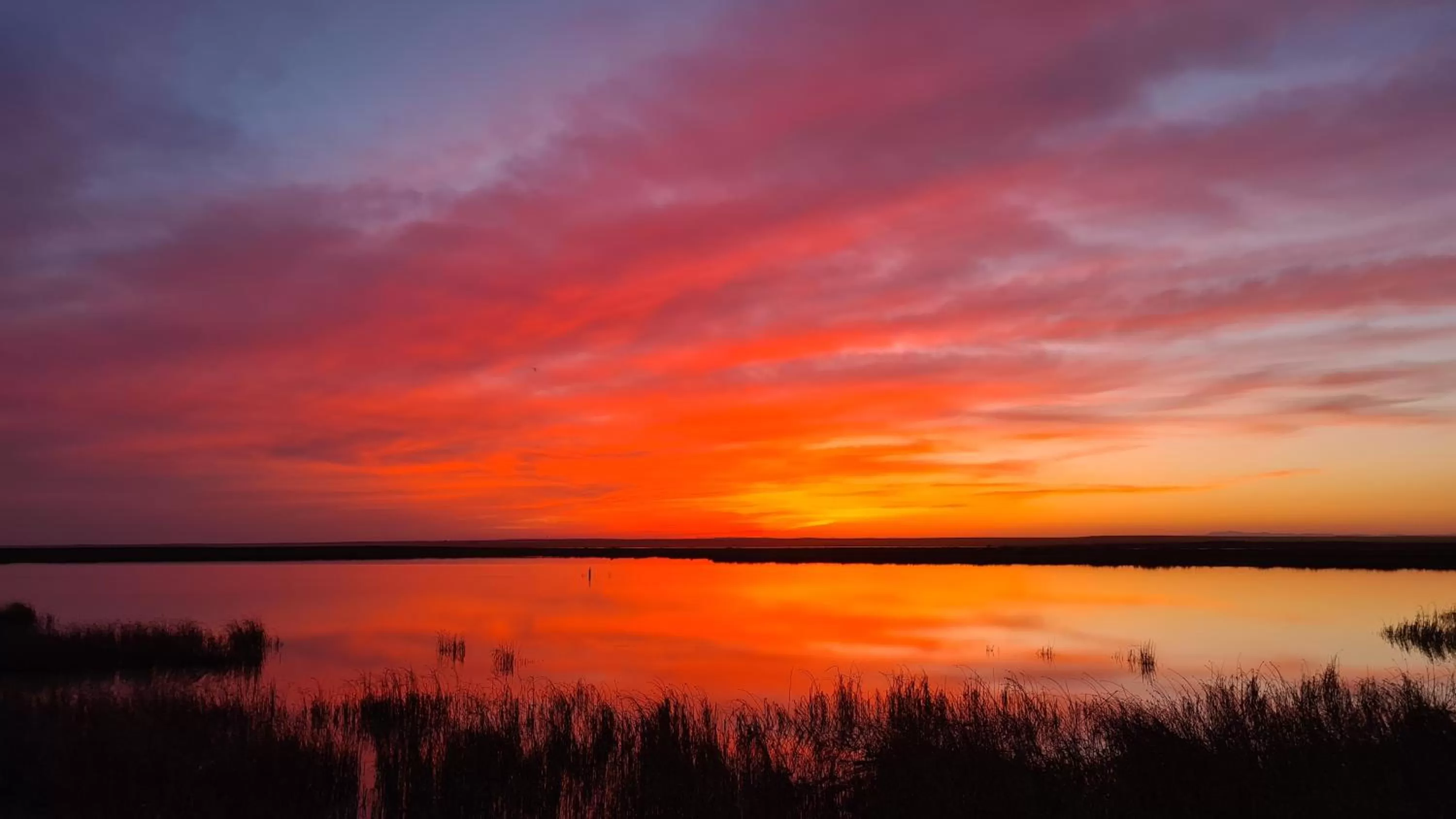 Nearby landmark, Sunrise/Sunset in Hostal Athlanta