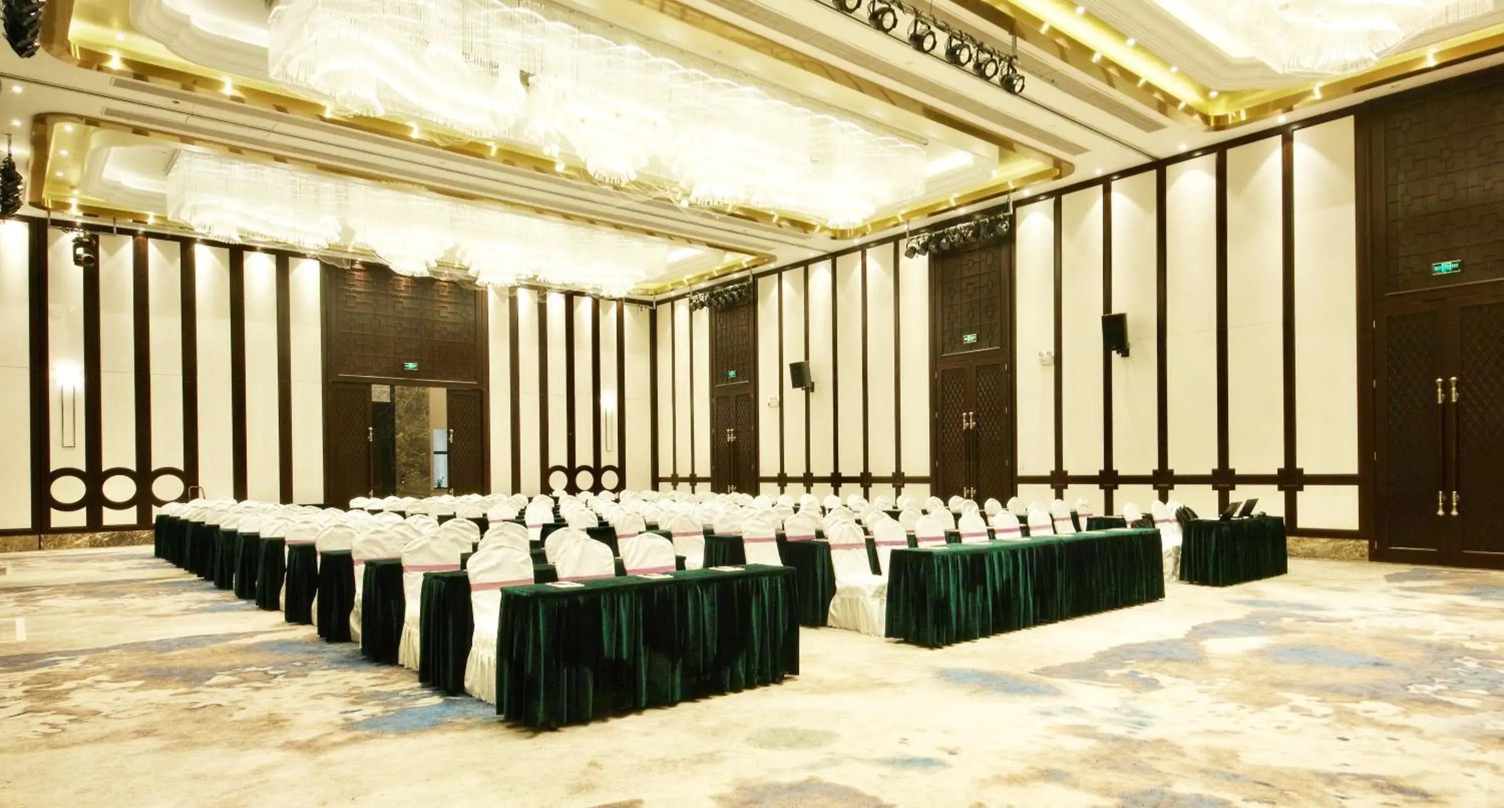 Meeting/conference room in Holiday Inn Express Hefei Shushan, an IHG Hotel