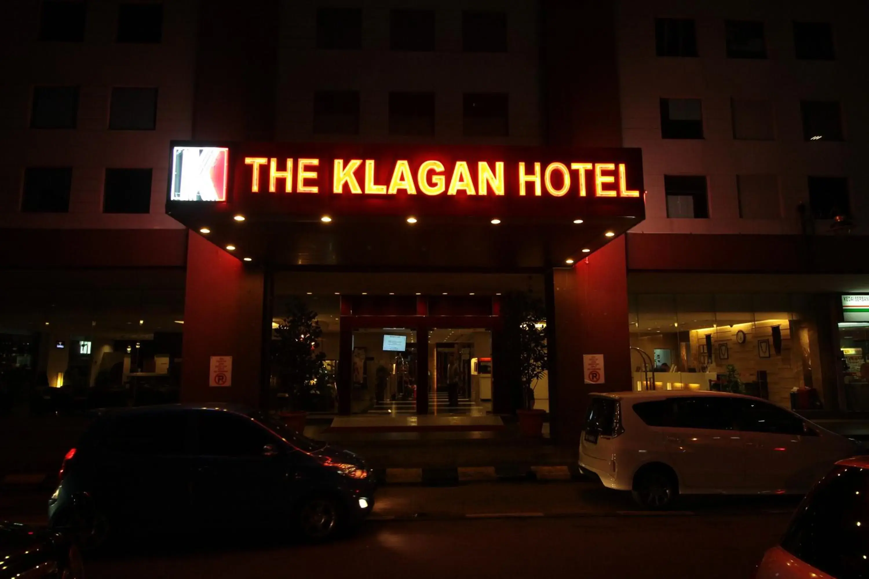 Facade/entrance in The Klagan Hotel