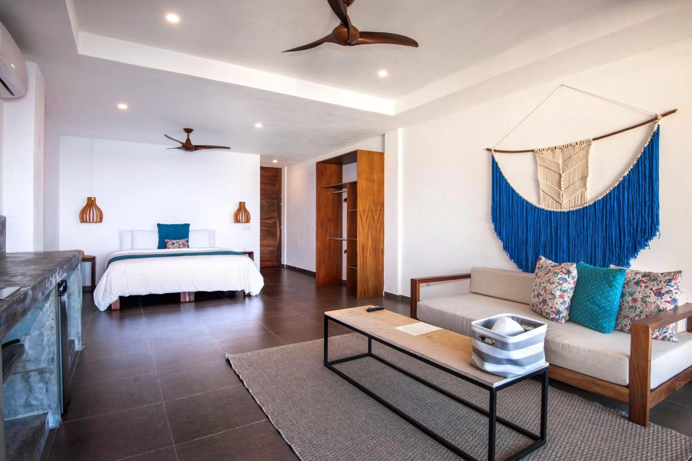 Kitchen or kitchenette, Bed in Ysuri Sayulita - Beachfront Hotel