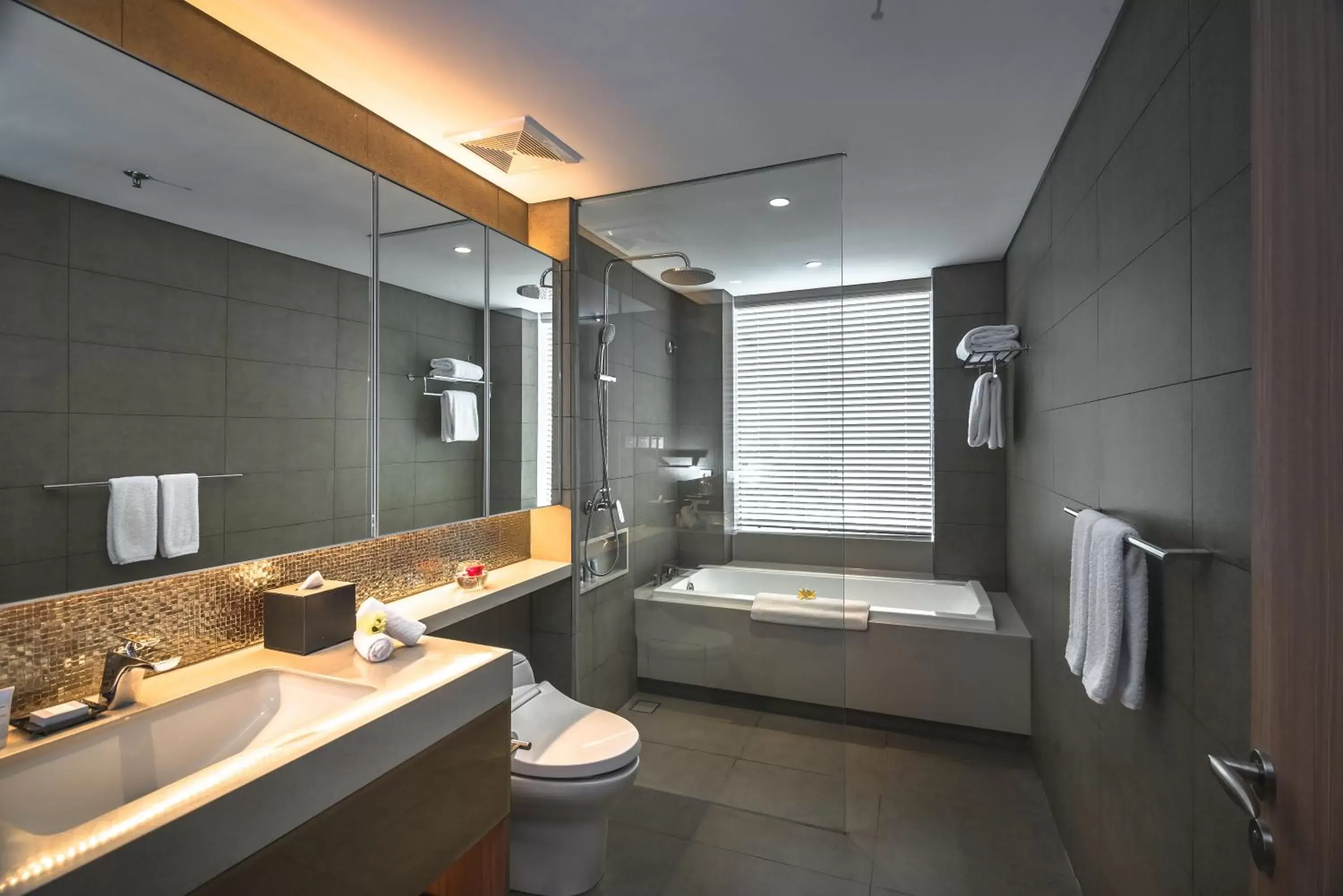 Bathroom in Oakwood Hotel & Residence Surabaya