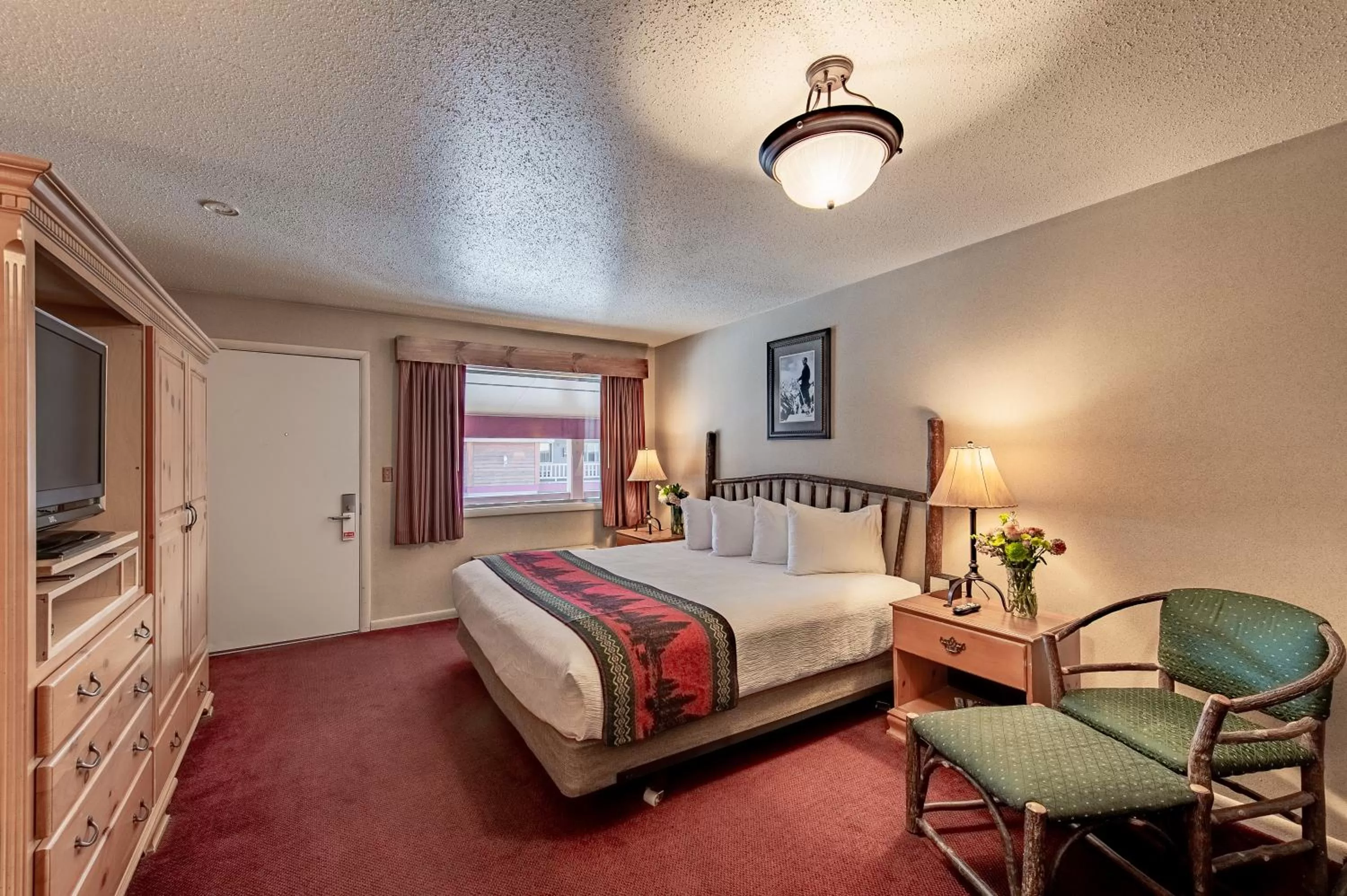 Bedroom, Bed in Antler Inn