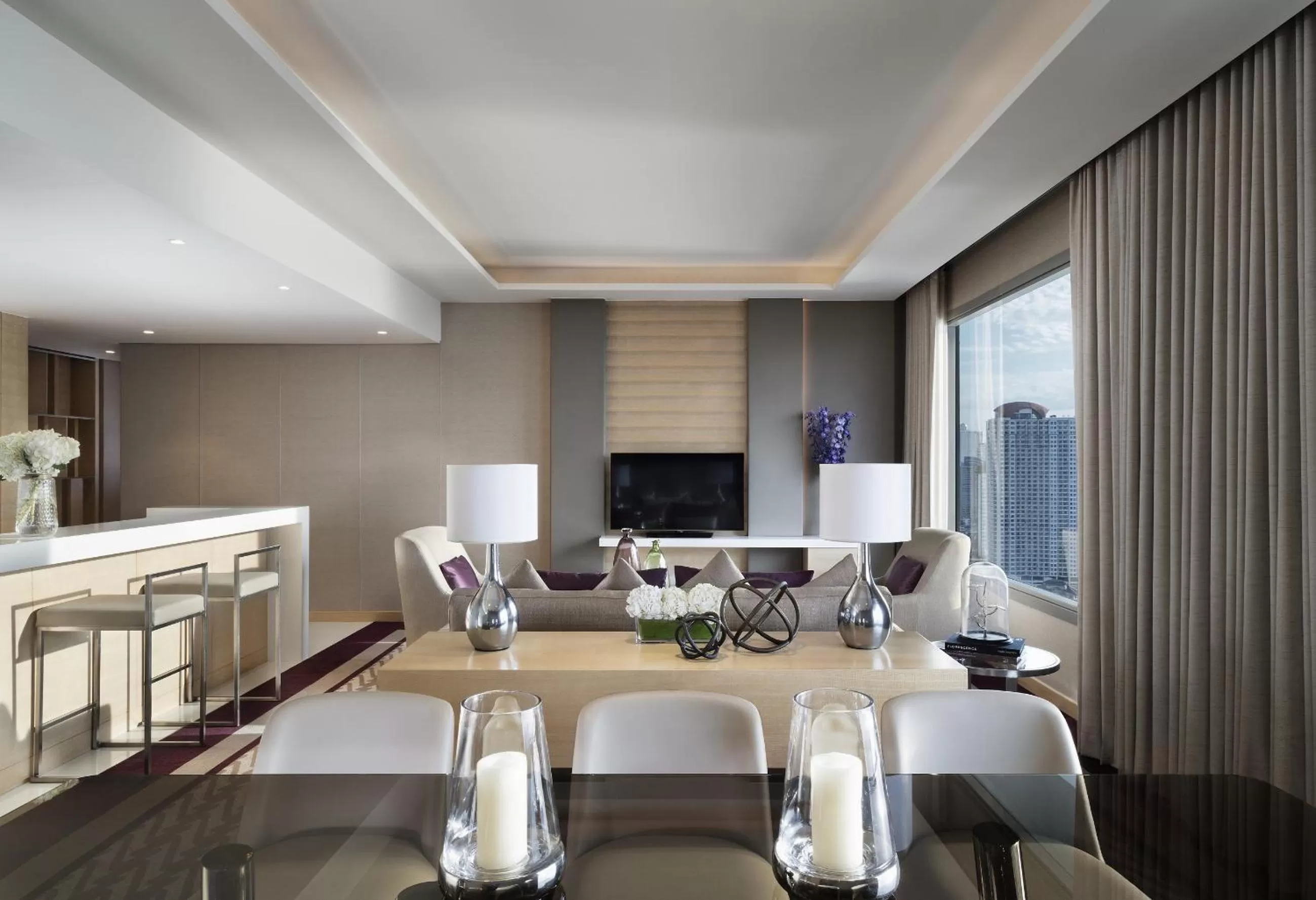 Dining area in Avani Plus Riverside Bangkok Hotel