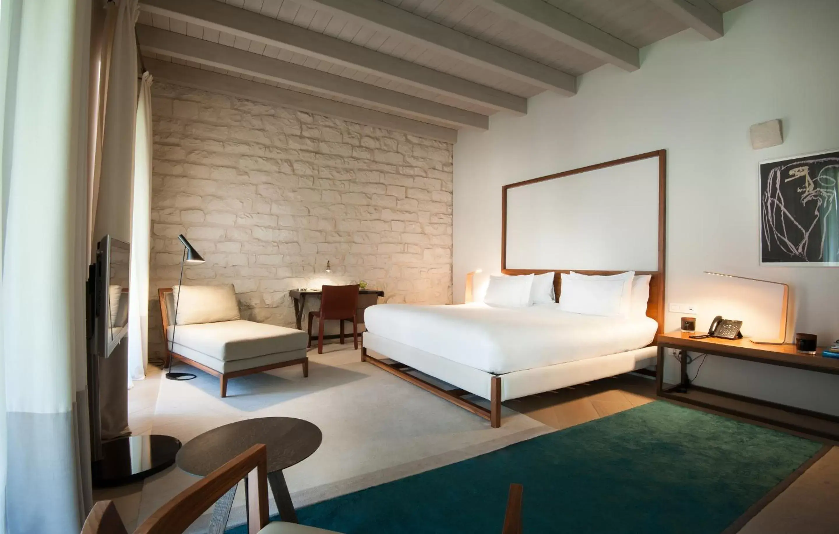 Photo of the whole room, Bed in Mercer Hotel Barcelona
