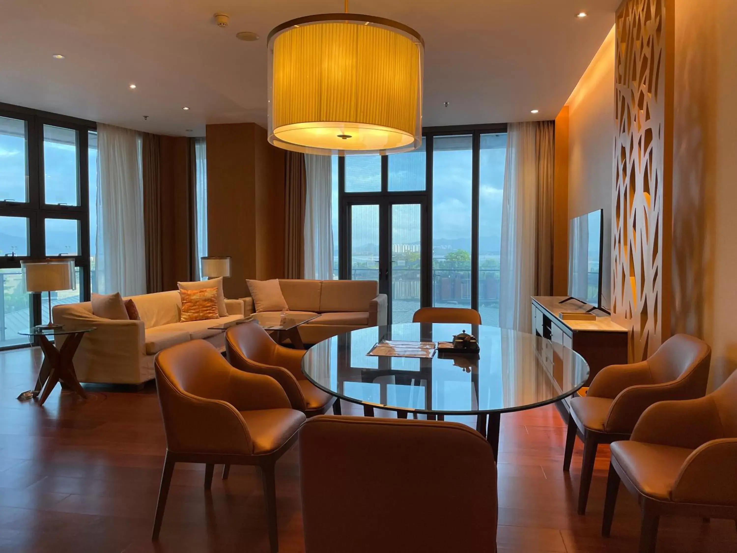 Seating area, Lounge/Bar in The OCT Harbour, Shenzhen - Marriott Executive Apartments