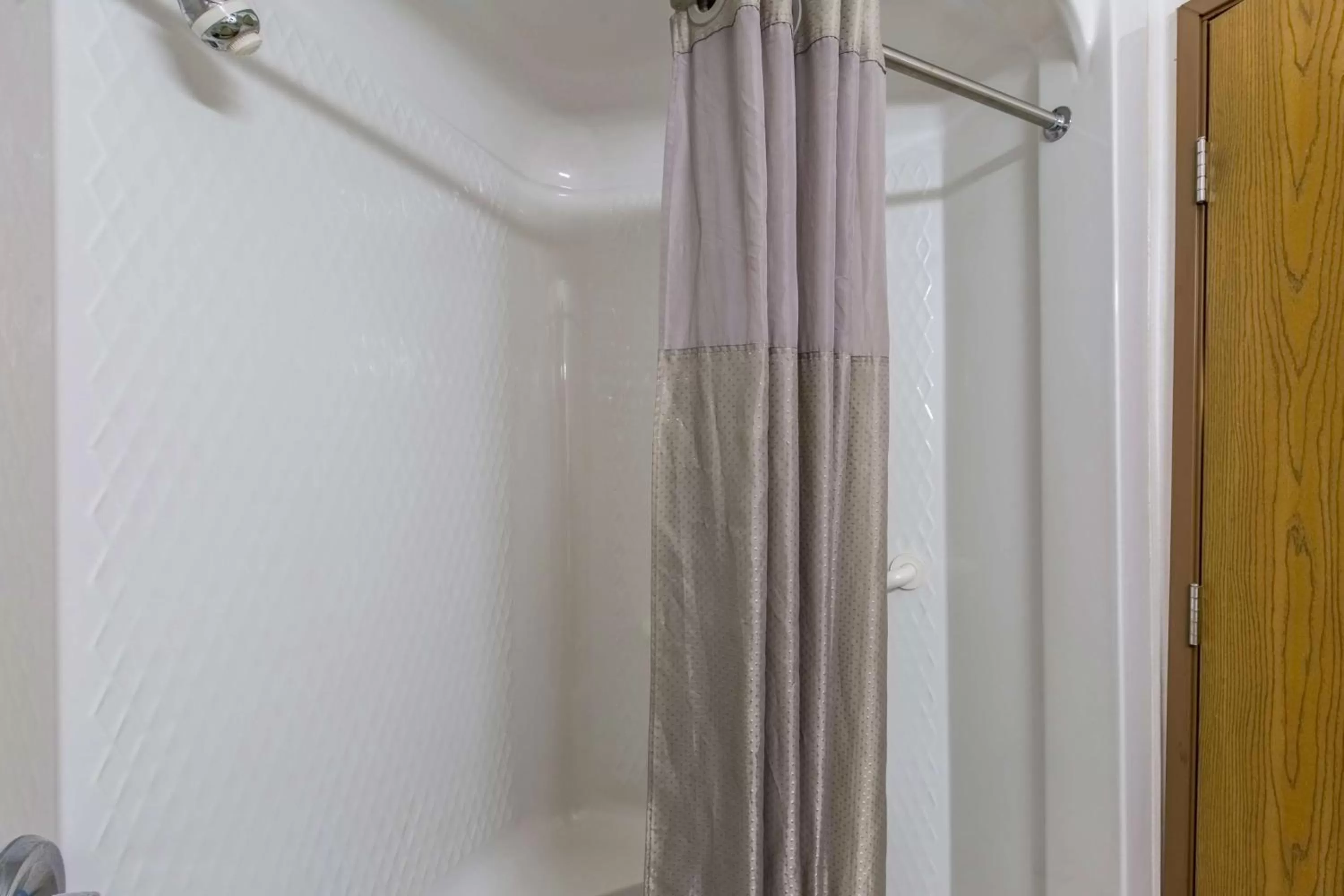 Shower in Motel 6-Baraboo, WI - Lake Delton-Wisconsin Dells